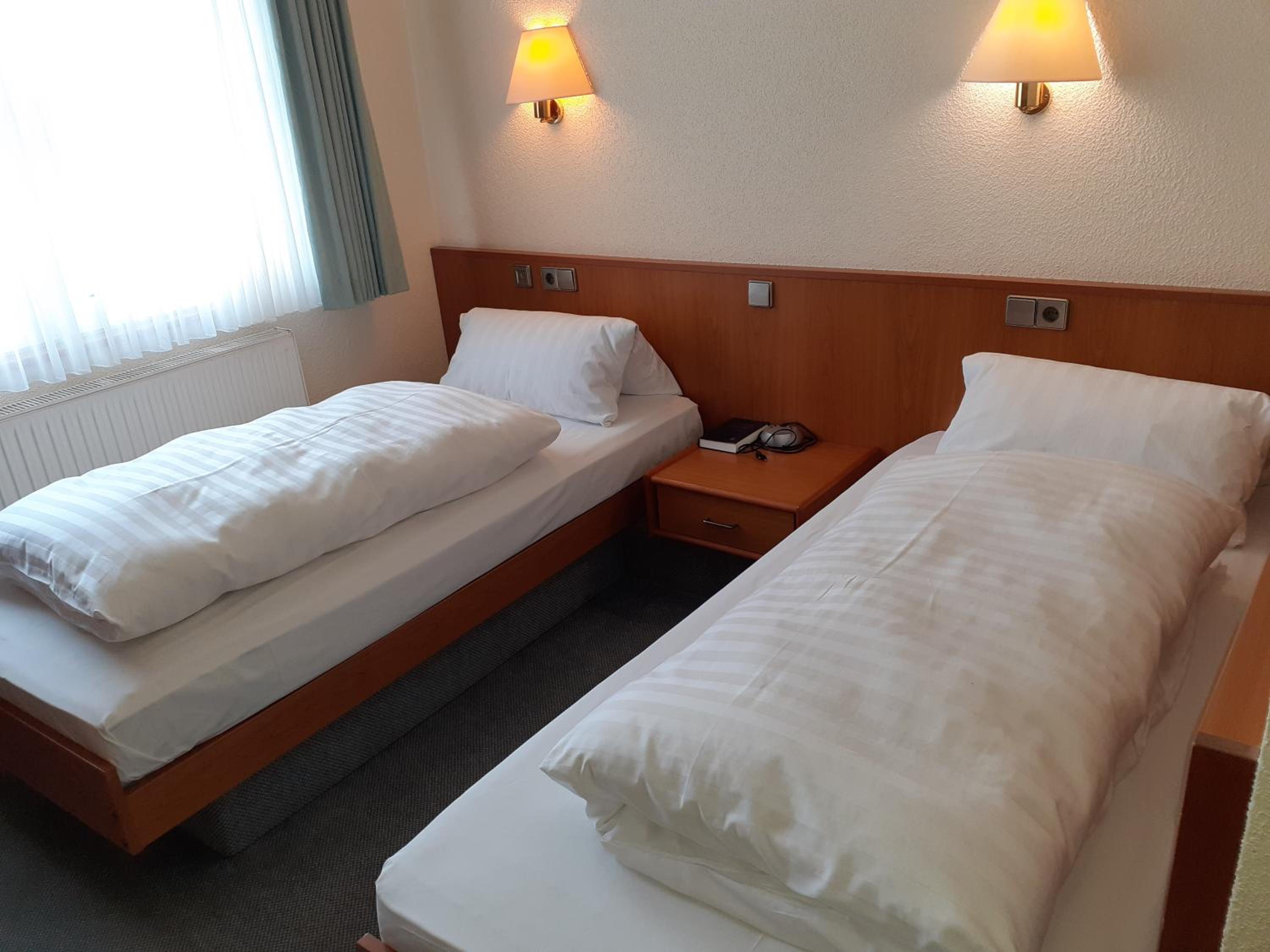 Double or Twin Room - Photo 3