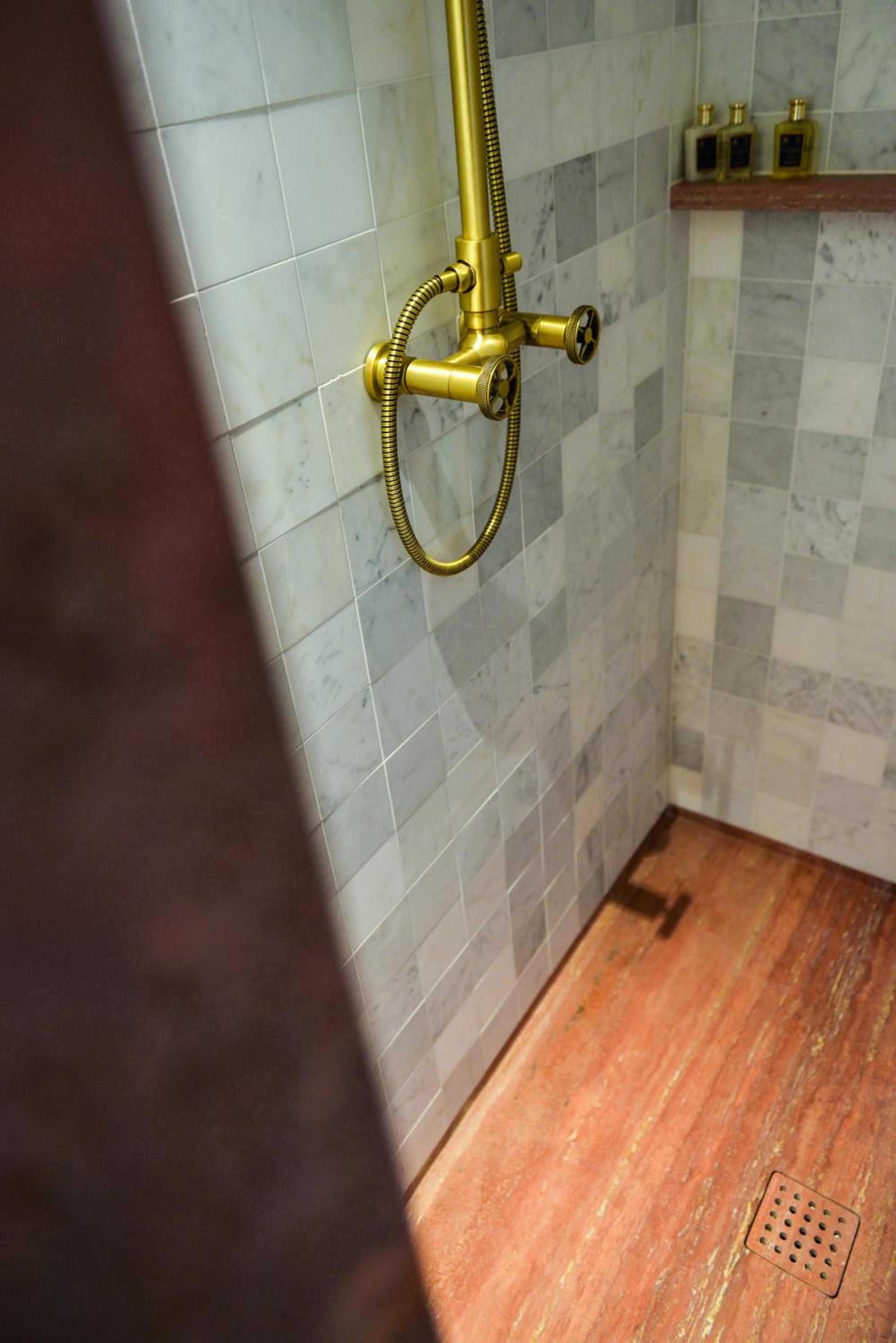 King Suite - Photo 3