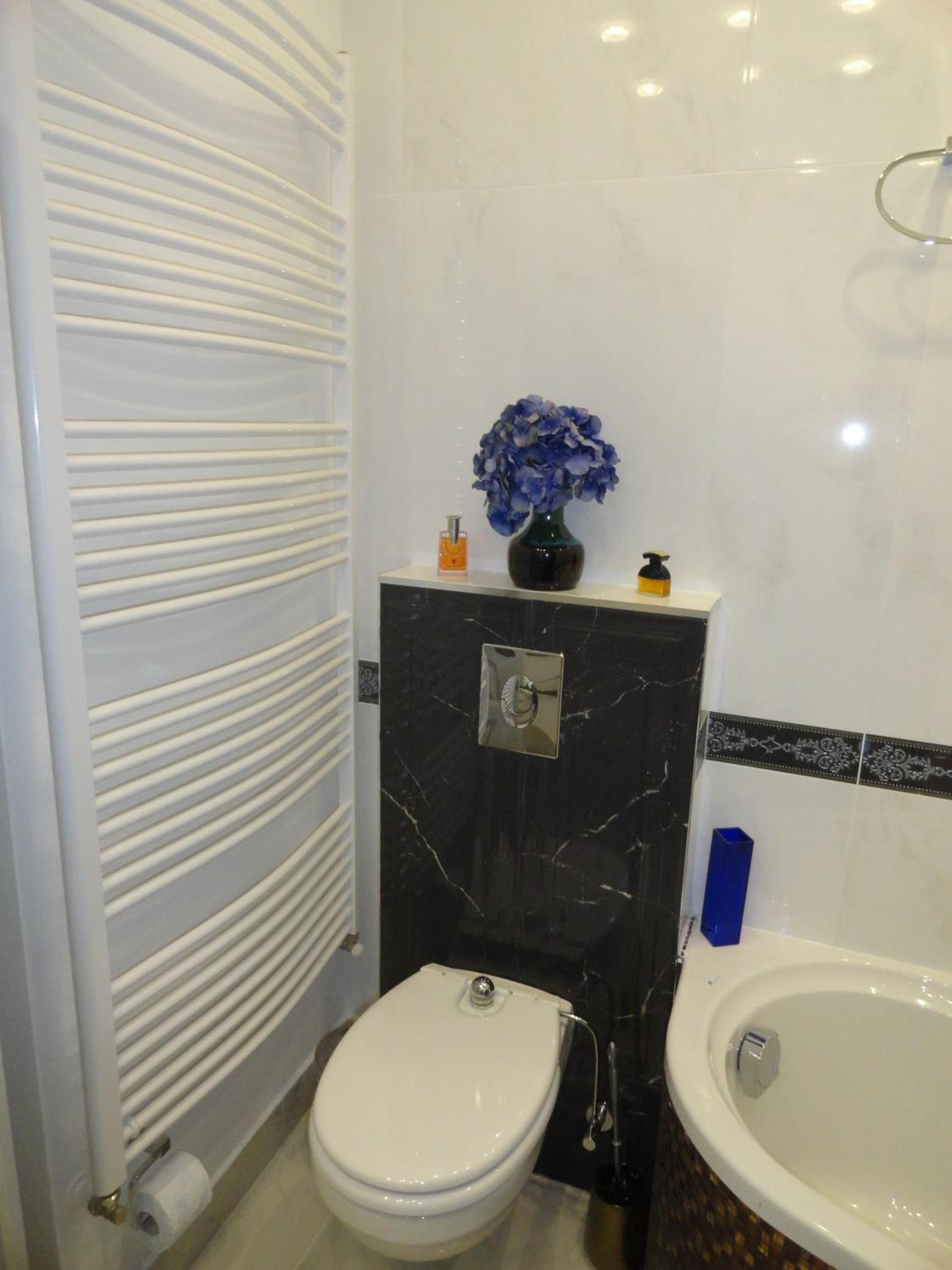 Two-Bedroom Apartment - Photo 146