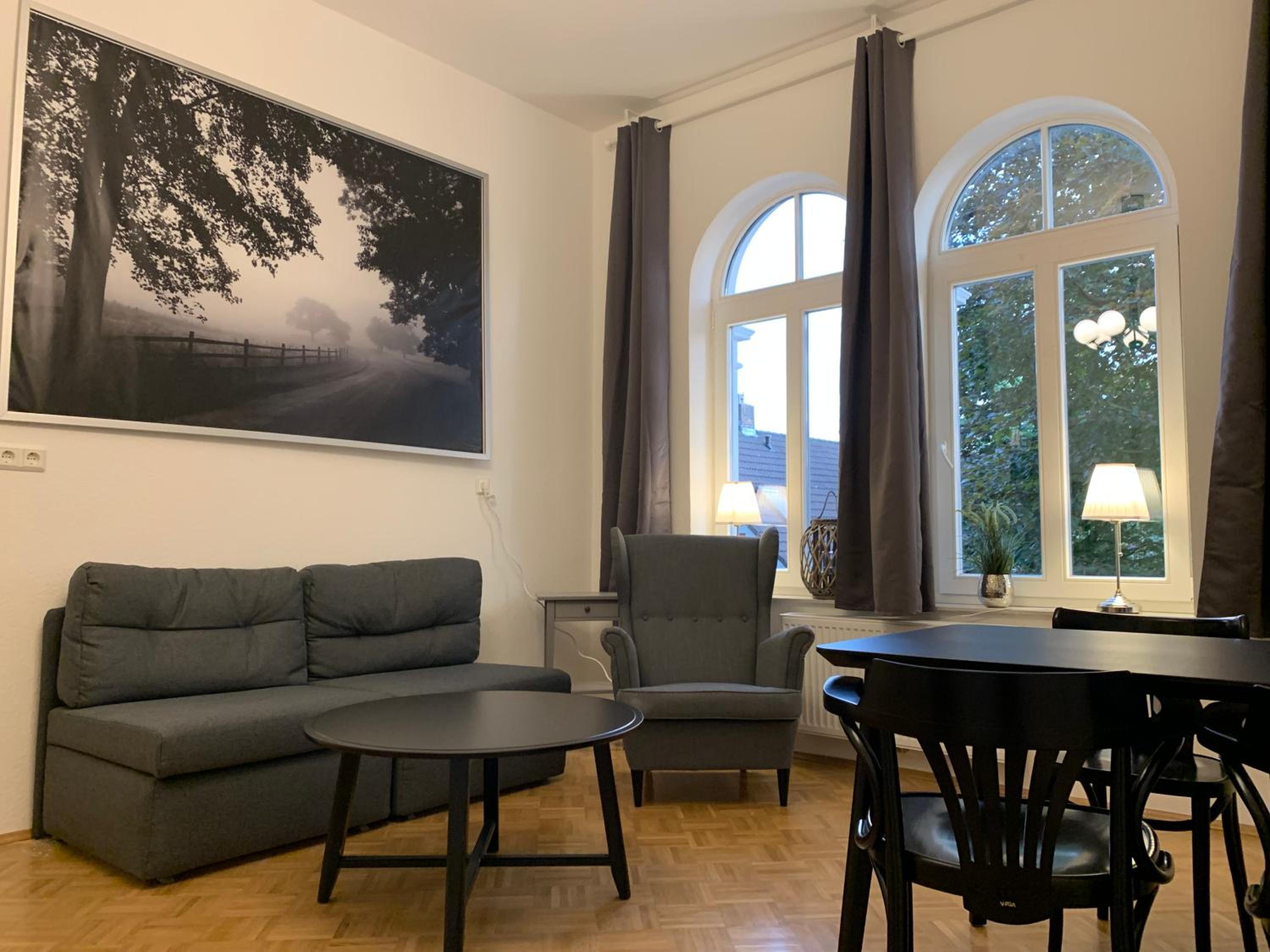 One-Bedroom Apartment - Photo 3