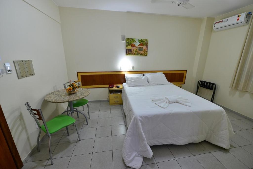 Single Room with Private Bathroom photo 2