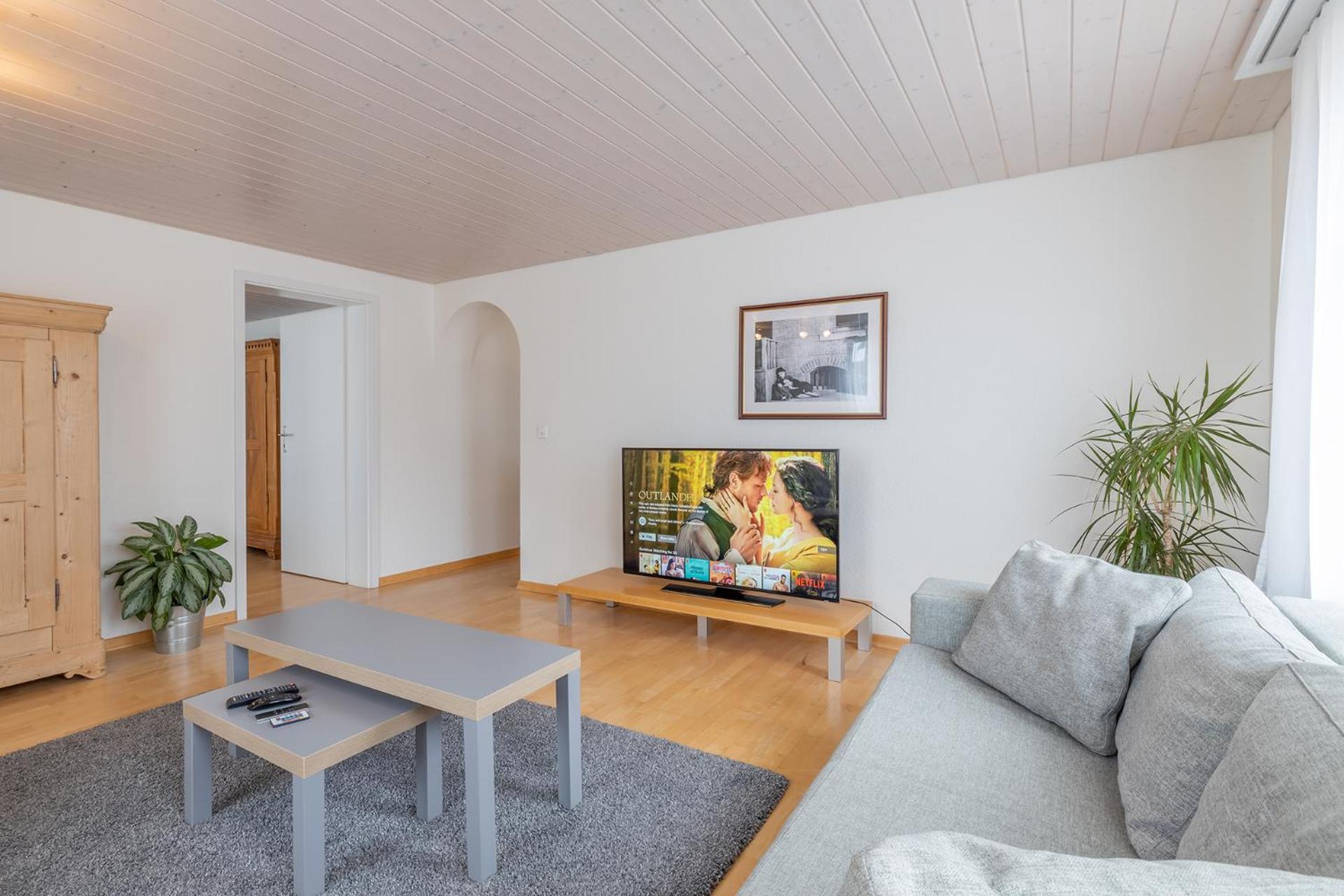 Apartment photo 2