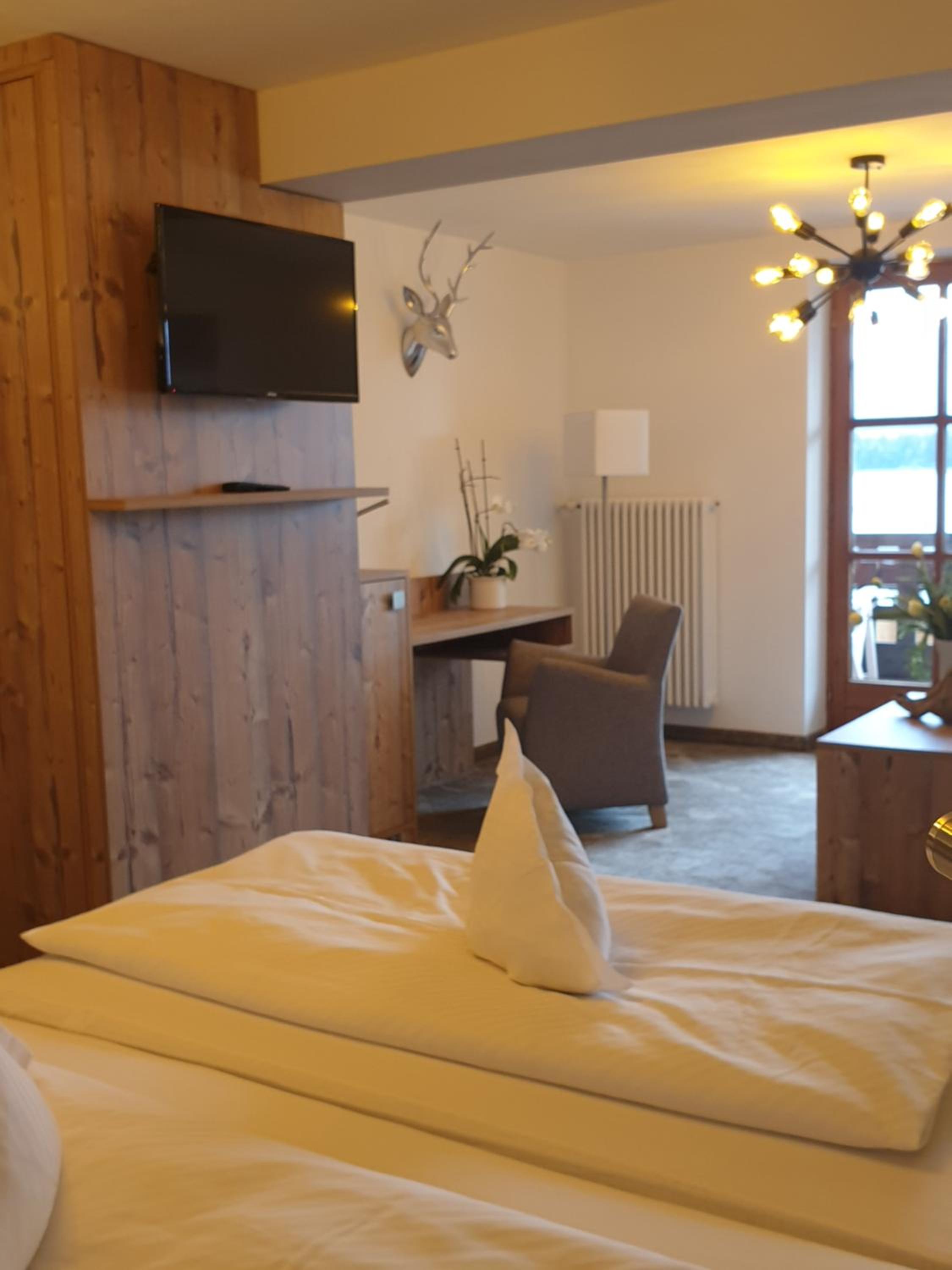 Loge Room photo 3