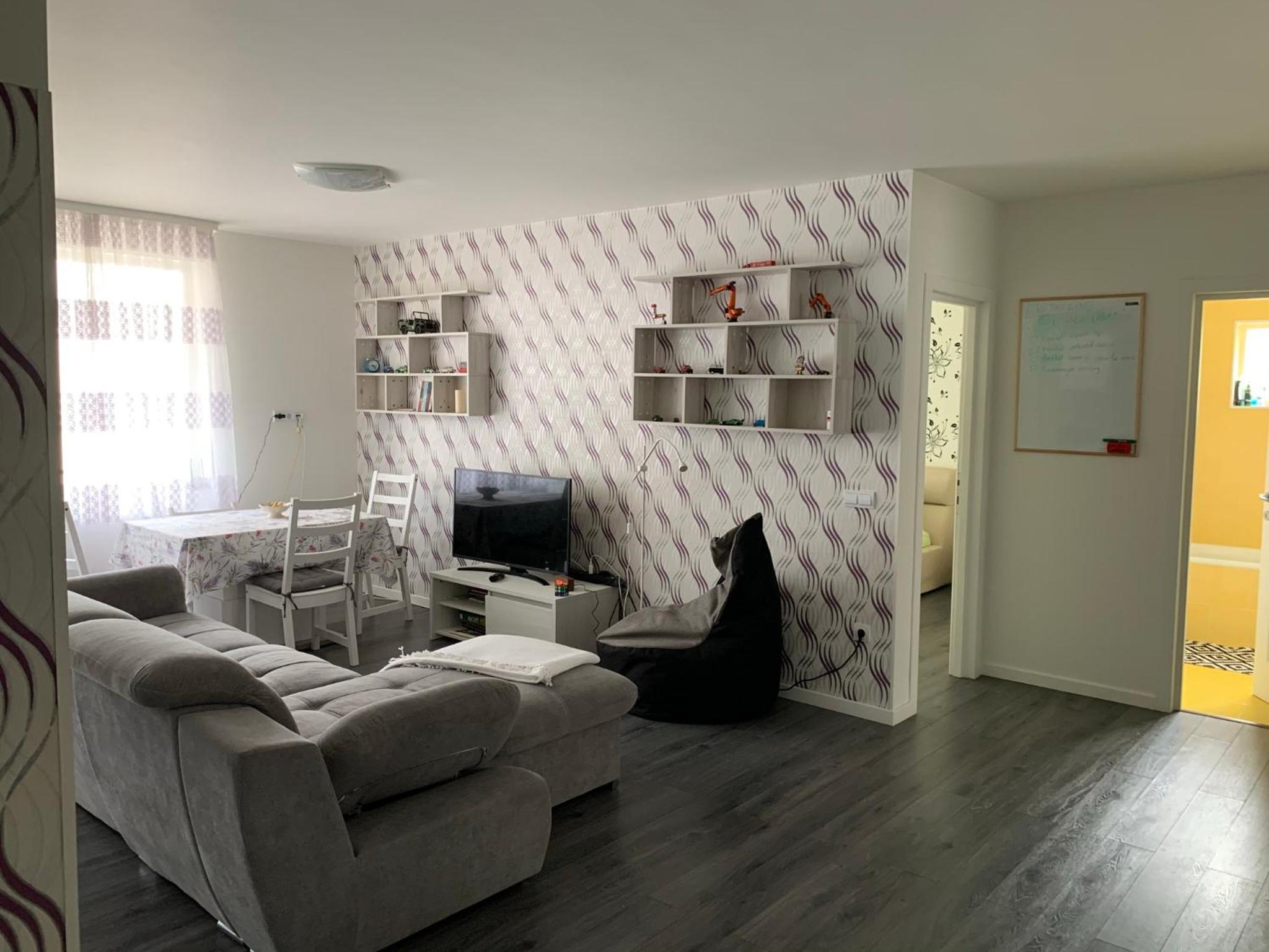 One-Bedroom Apartment photo 1