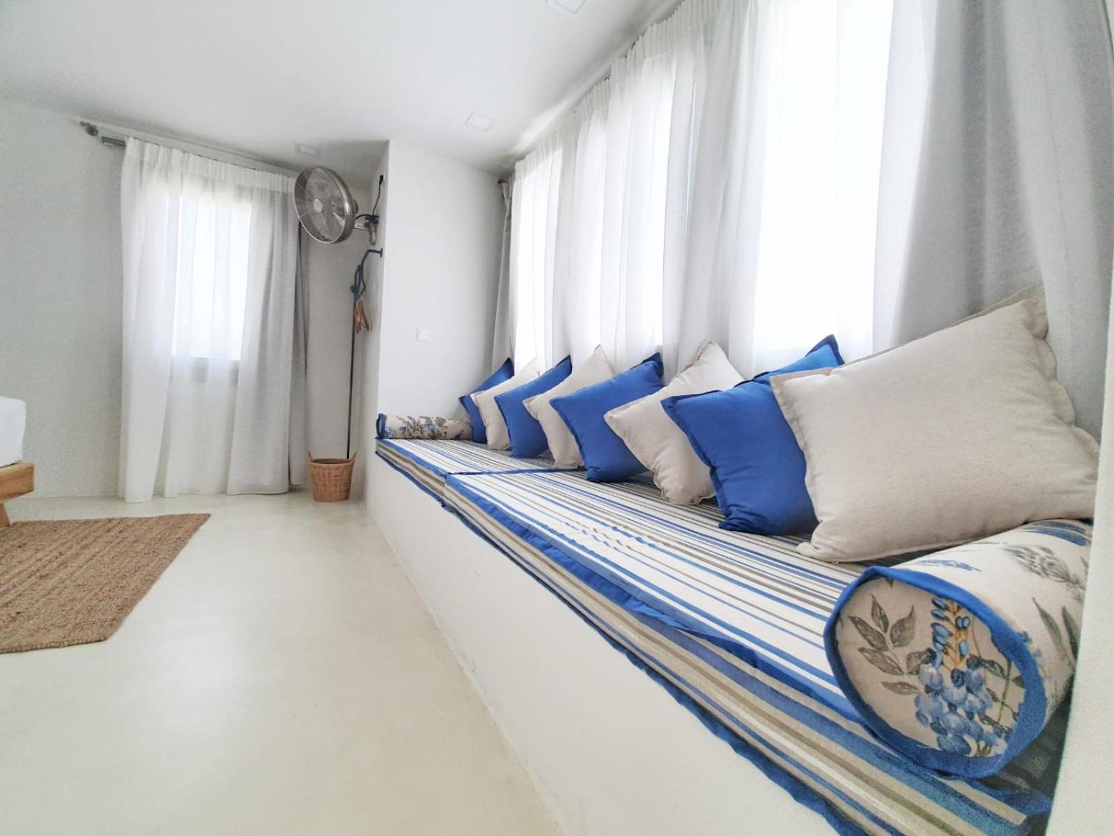Villa - Beach Front