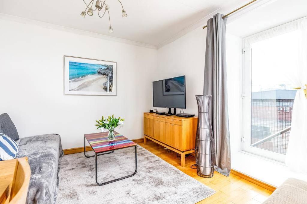 One-Bedroom Apartment - Photo 1