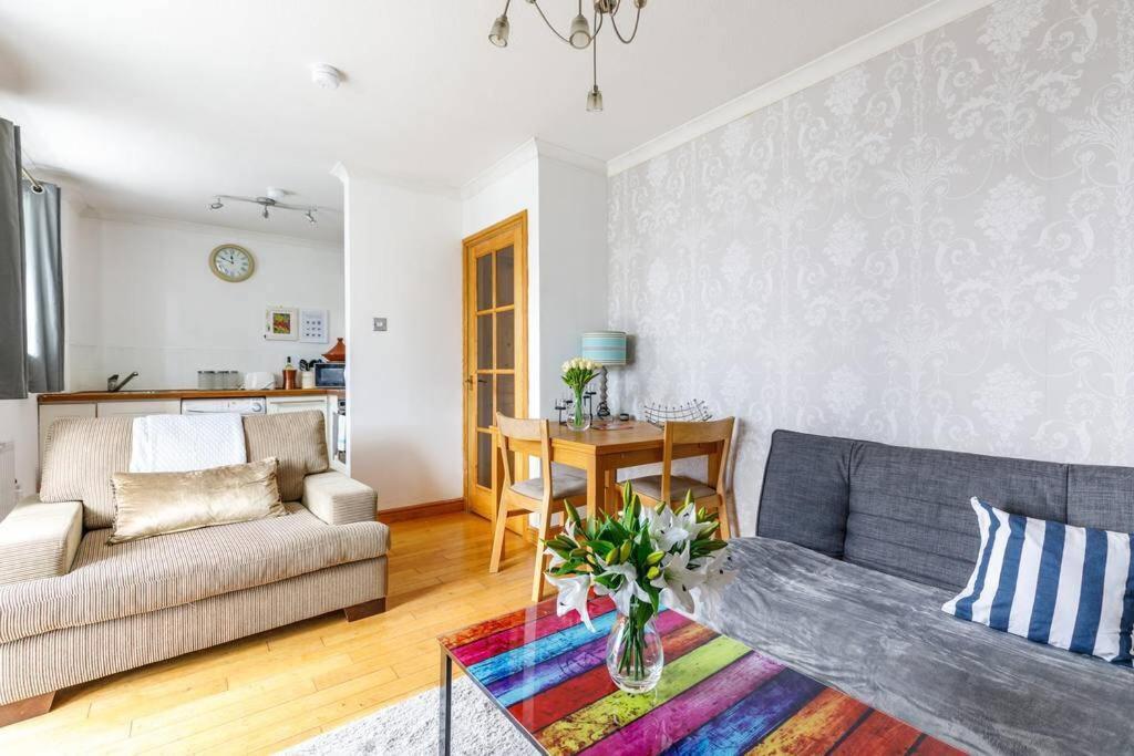 One-Bedroom Apartment - Photo 11