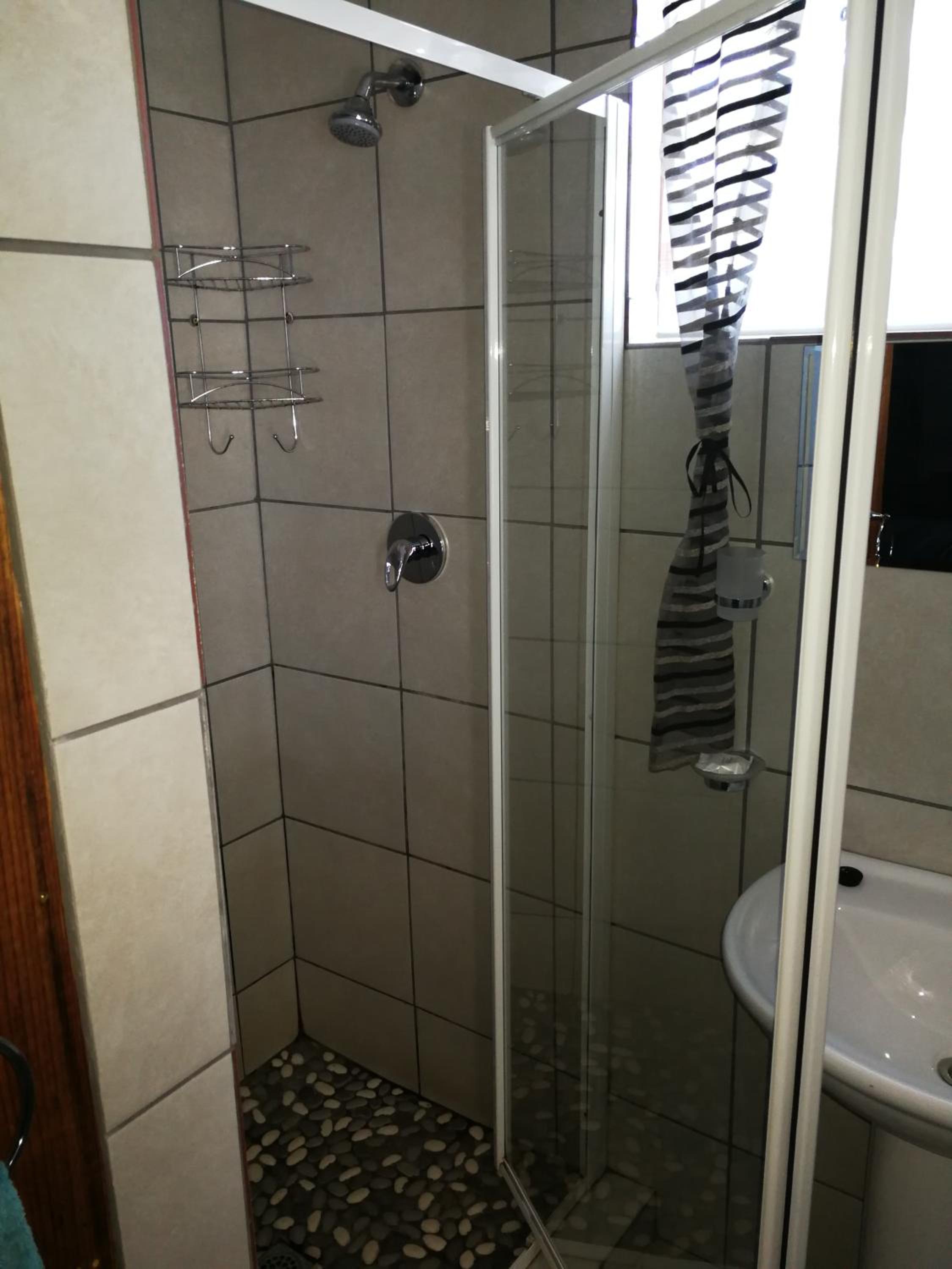 Budget Double Room photo 3