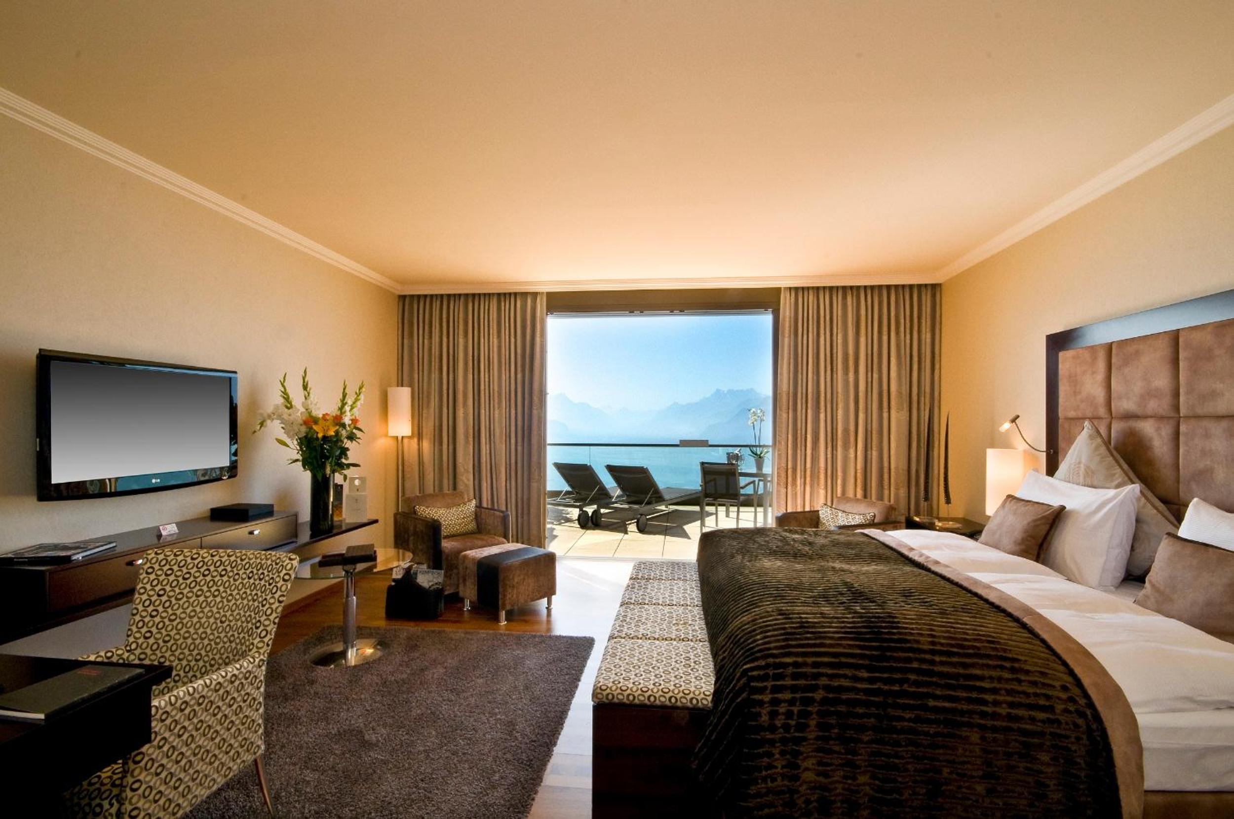 Junior Suite with Terrace and Lake View photo 1