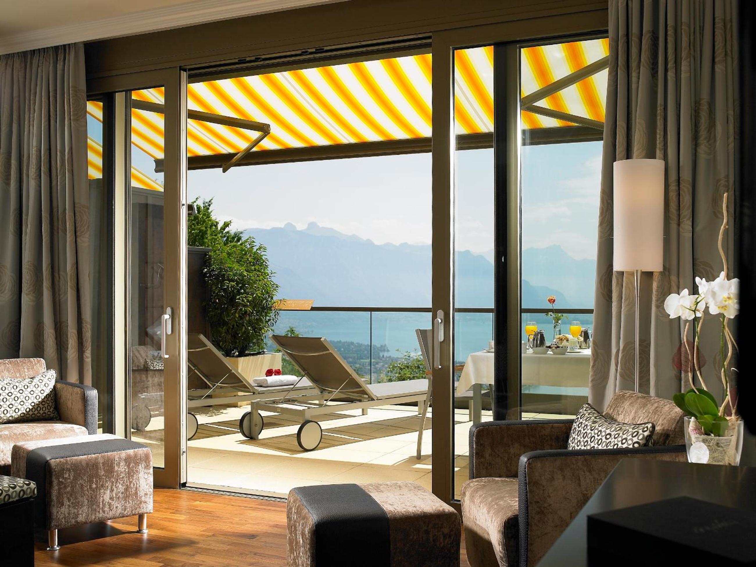 Junior Suite with Terrace and Lake View photo 2