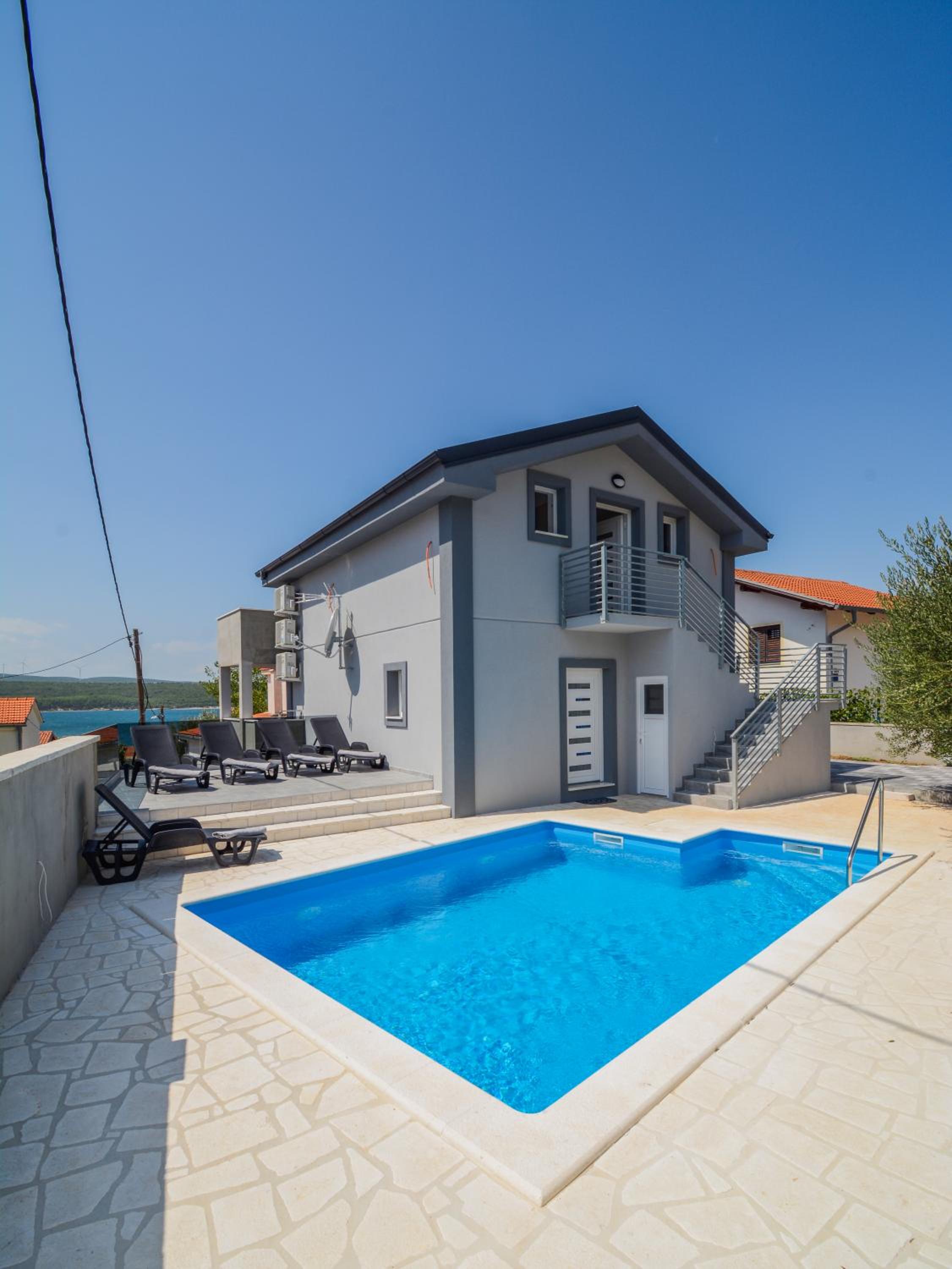 Three-Bedroom Villa photo 2
