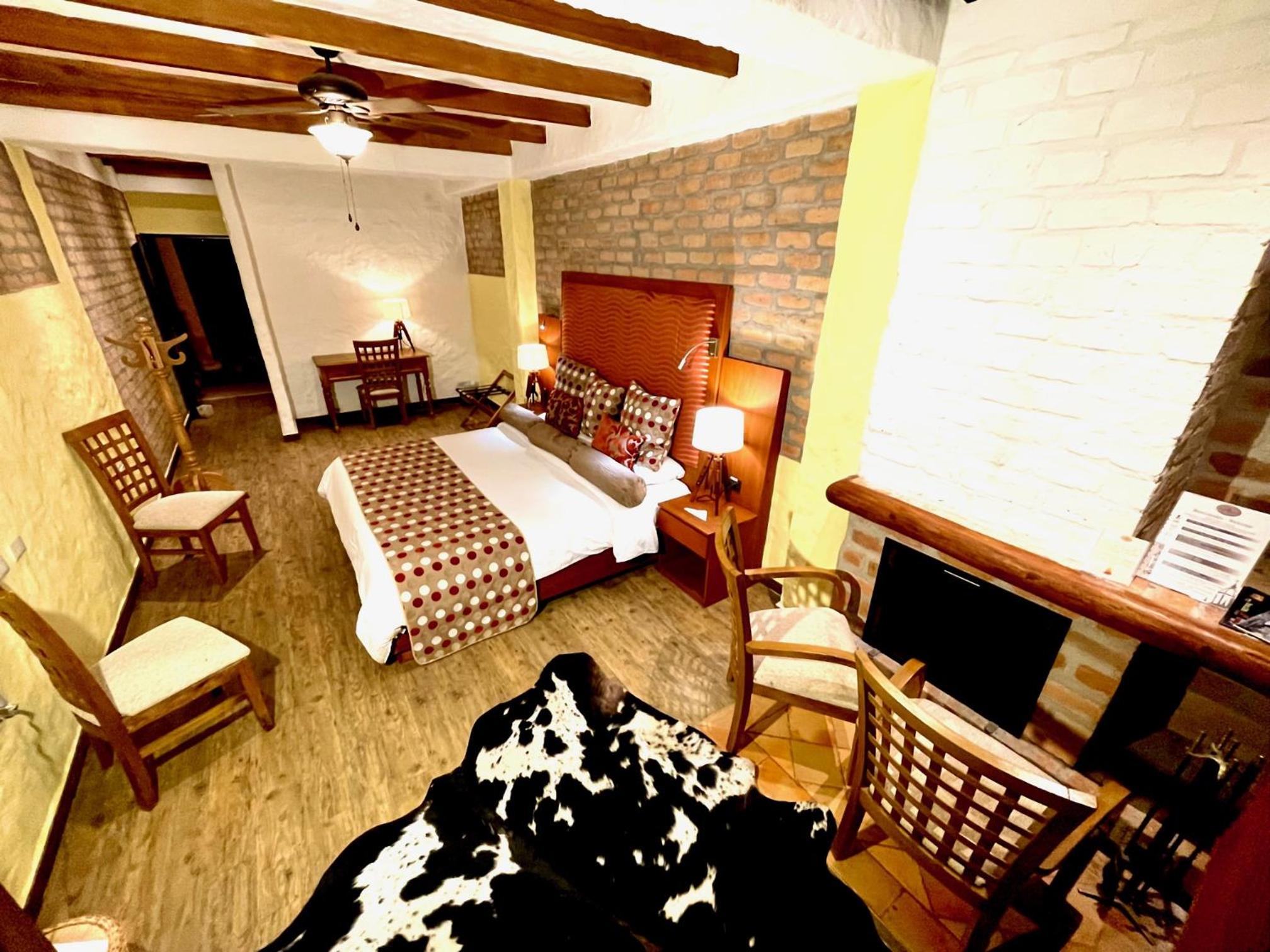 Deluxe Double Room (2 Adults + 1 Child) photo 1