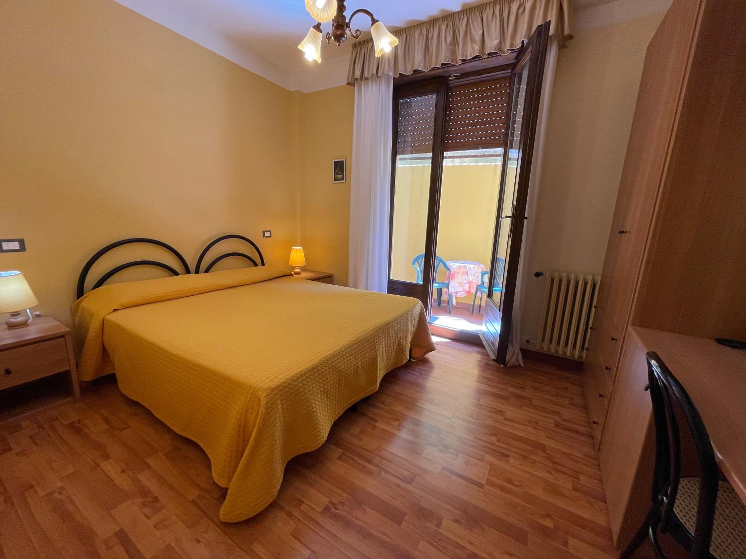 Budget Double Room - Photo 1