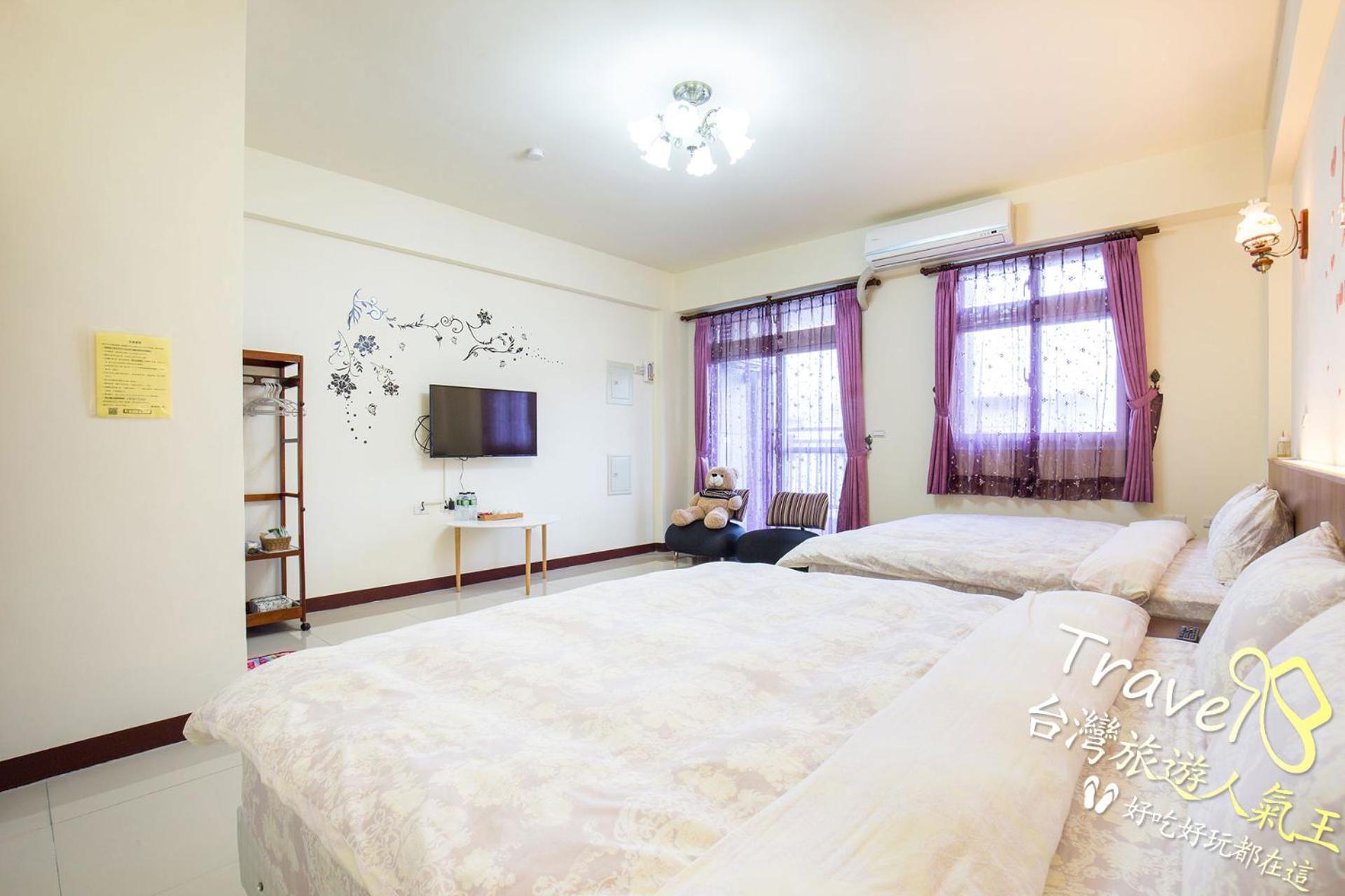 Quadruple Room with Balcony photo 3