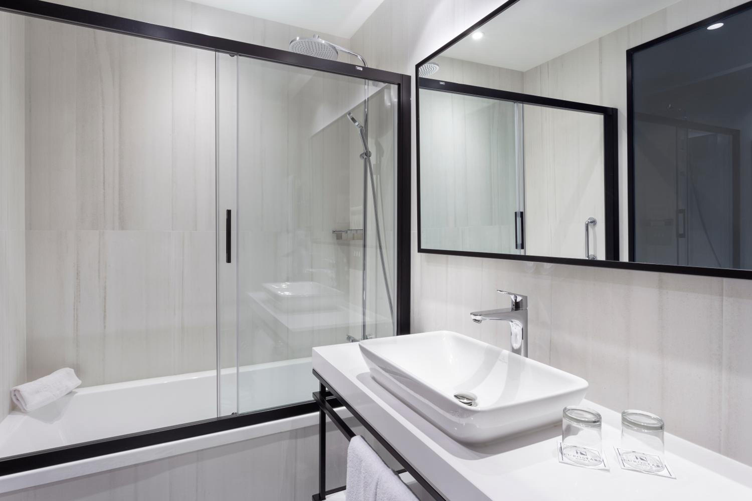 Double/Twin Room - Photo 9