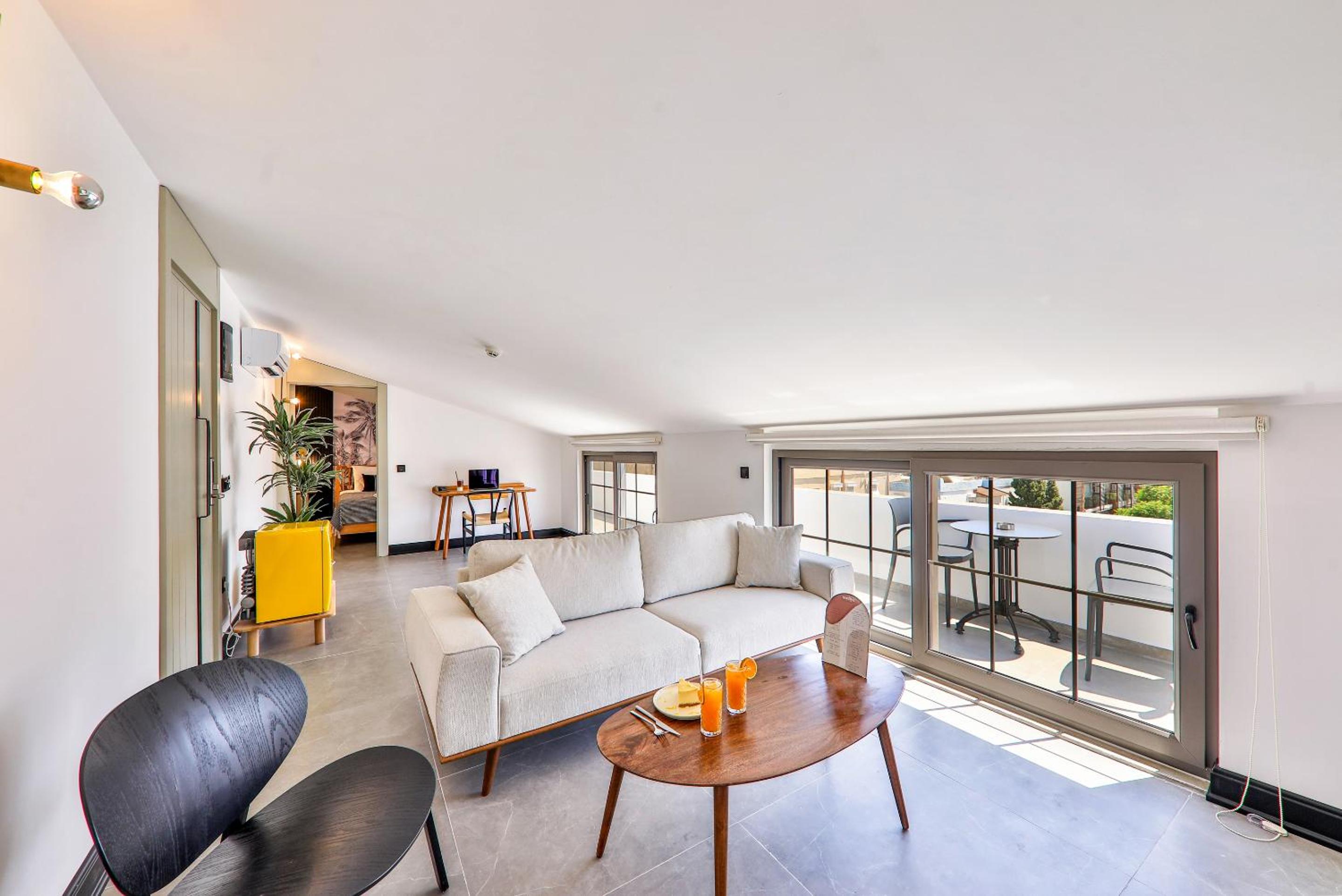 Dreibettzimmer mit Balkon