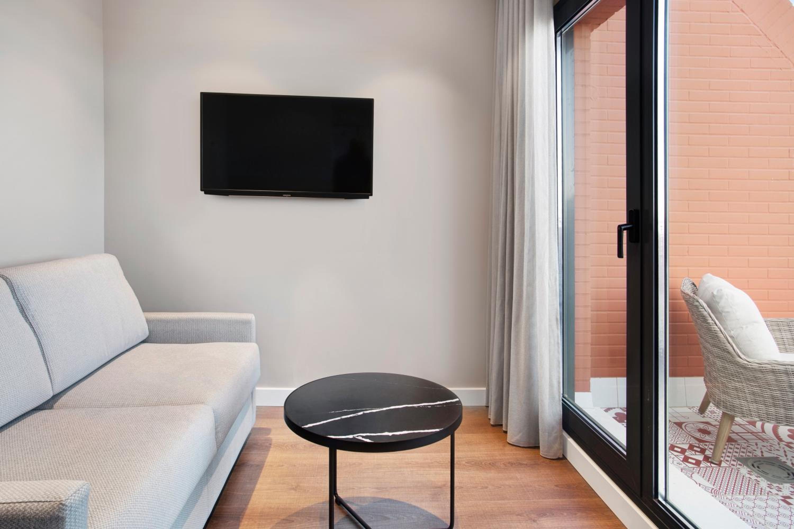 Junior Suite with Terrace - Photo 7