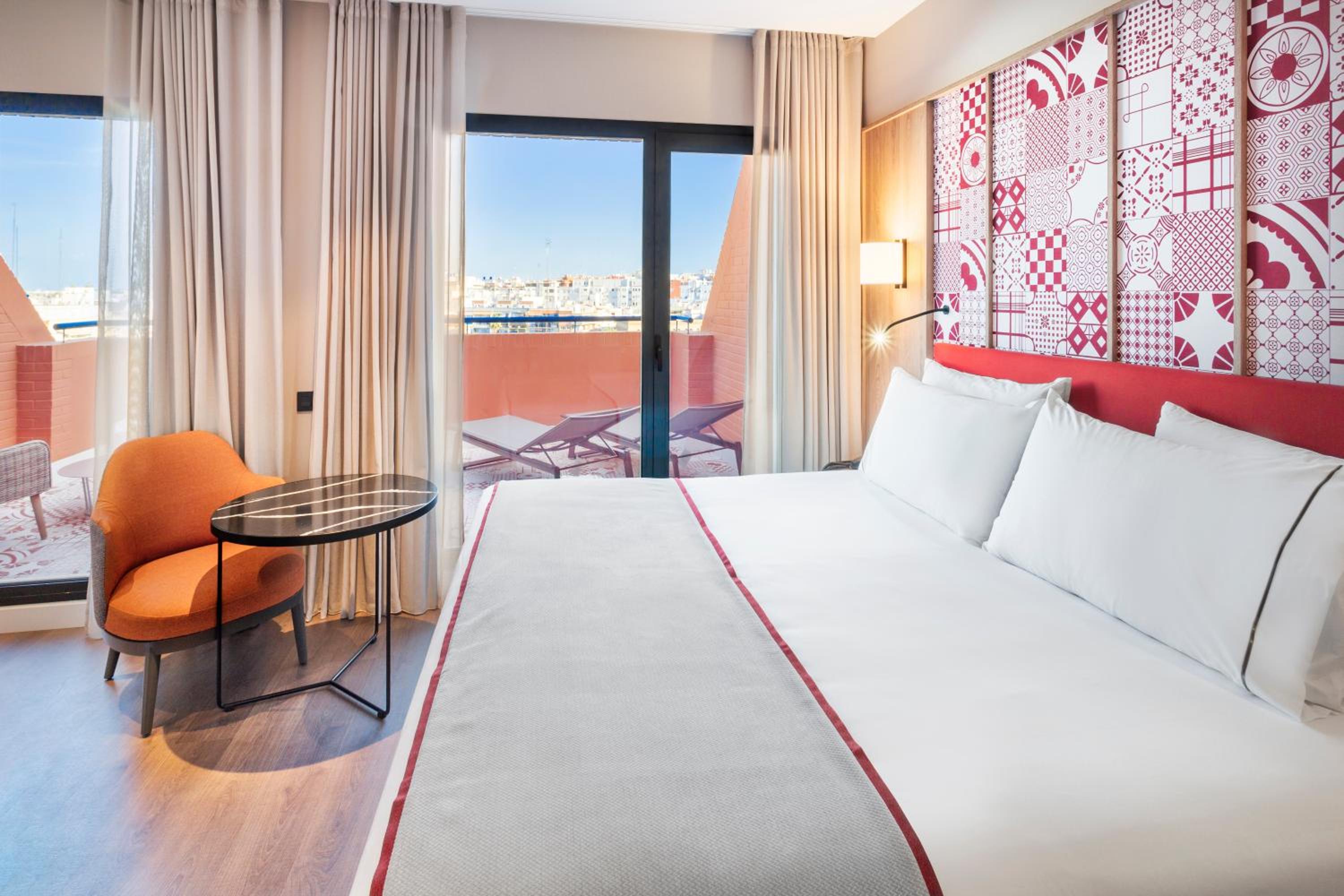 Junior Suite with Terrace - Photo 3