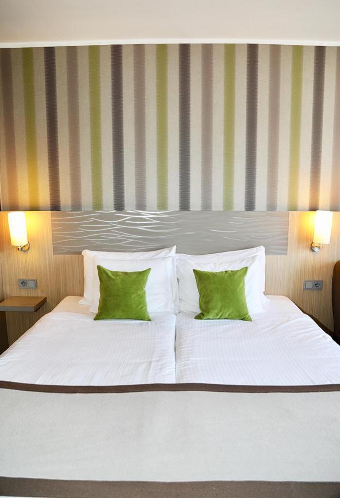 Superior Double Room with UVC-Filter and Air Condition photo 2