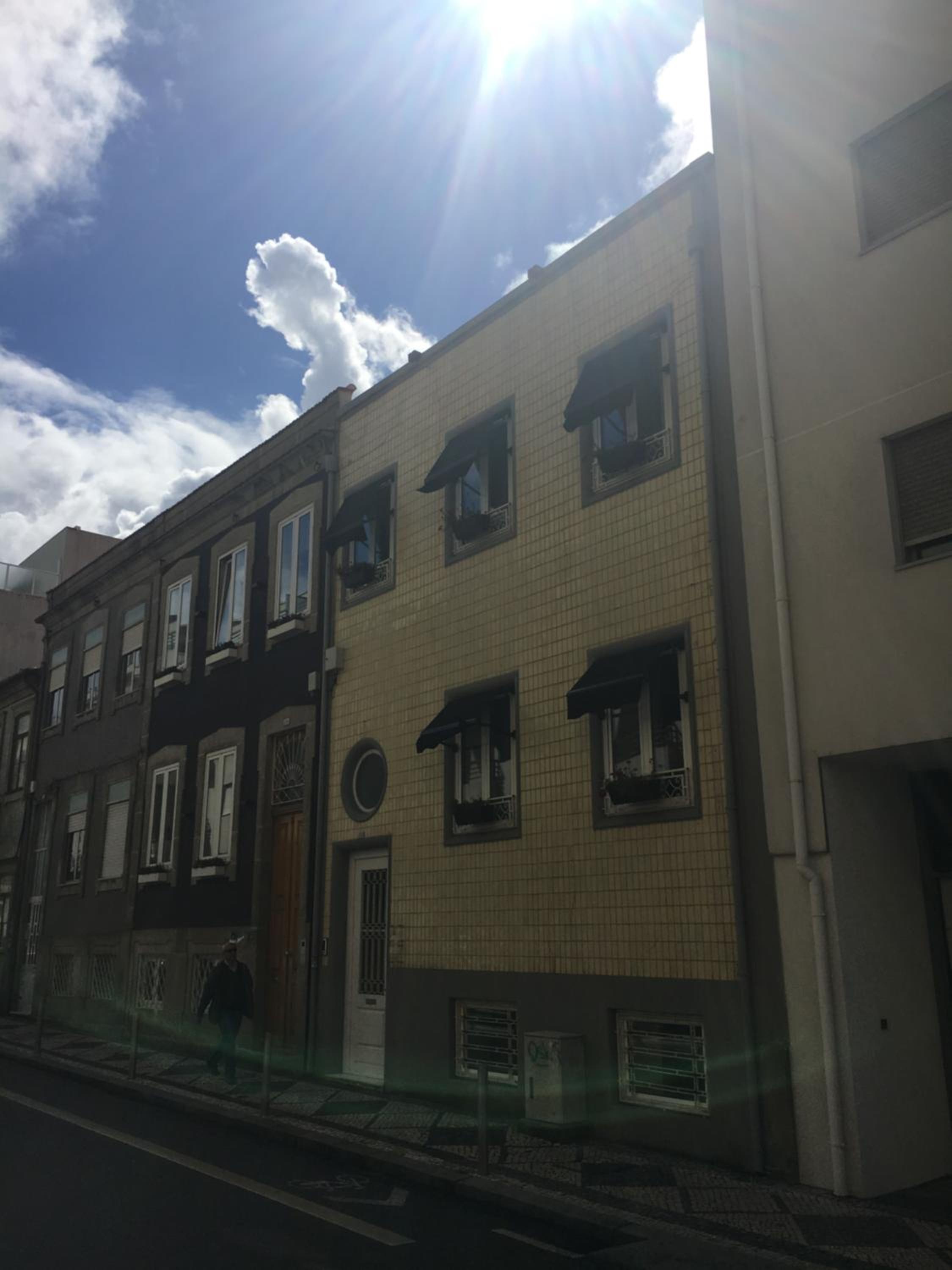 Five-Bedroom House photo 2