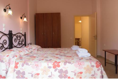Basic Triple Room photo 3