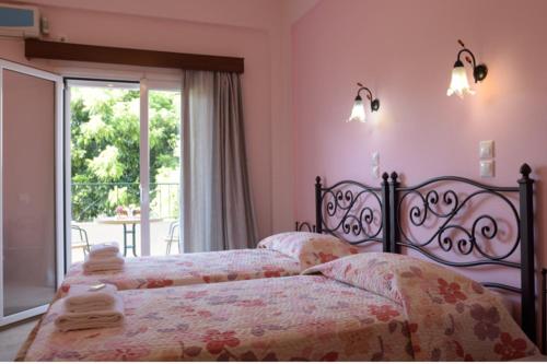 Basic Triple Room photo 2