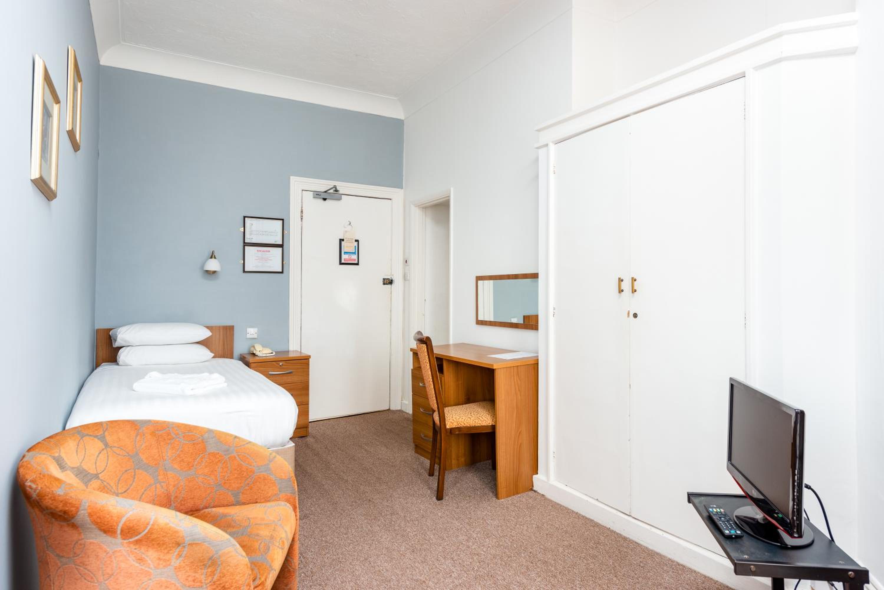Single Room photo 3