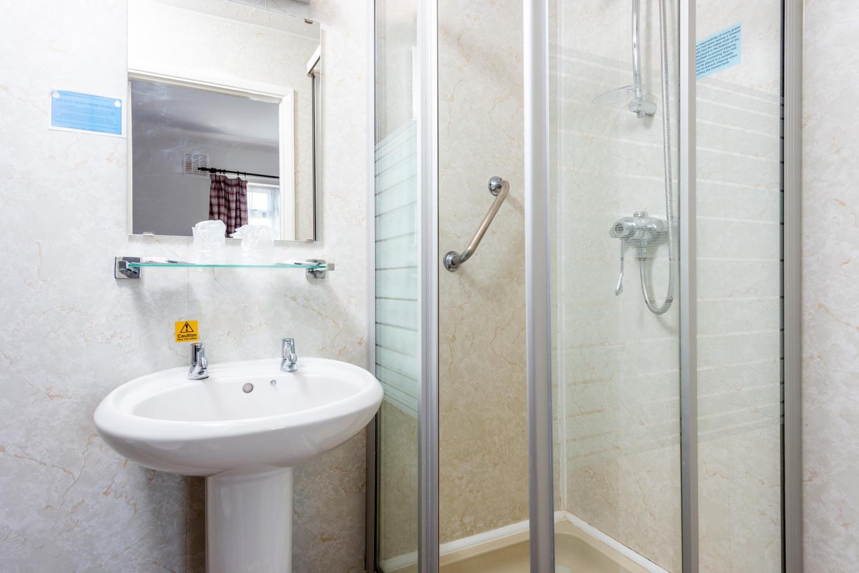 Double Room - Photo 2