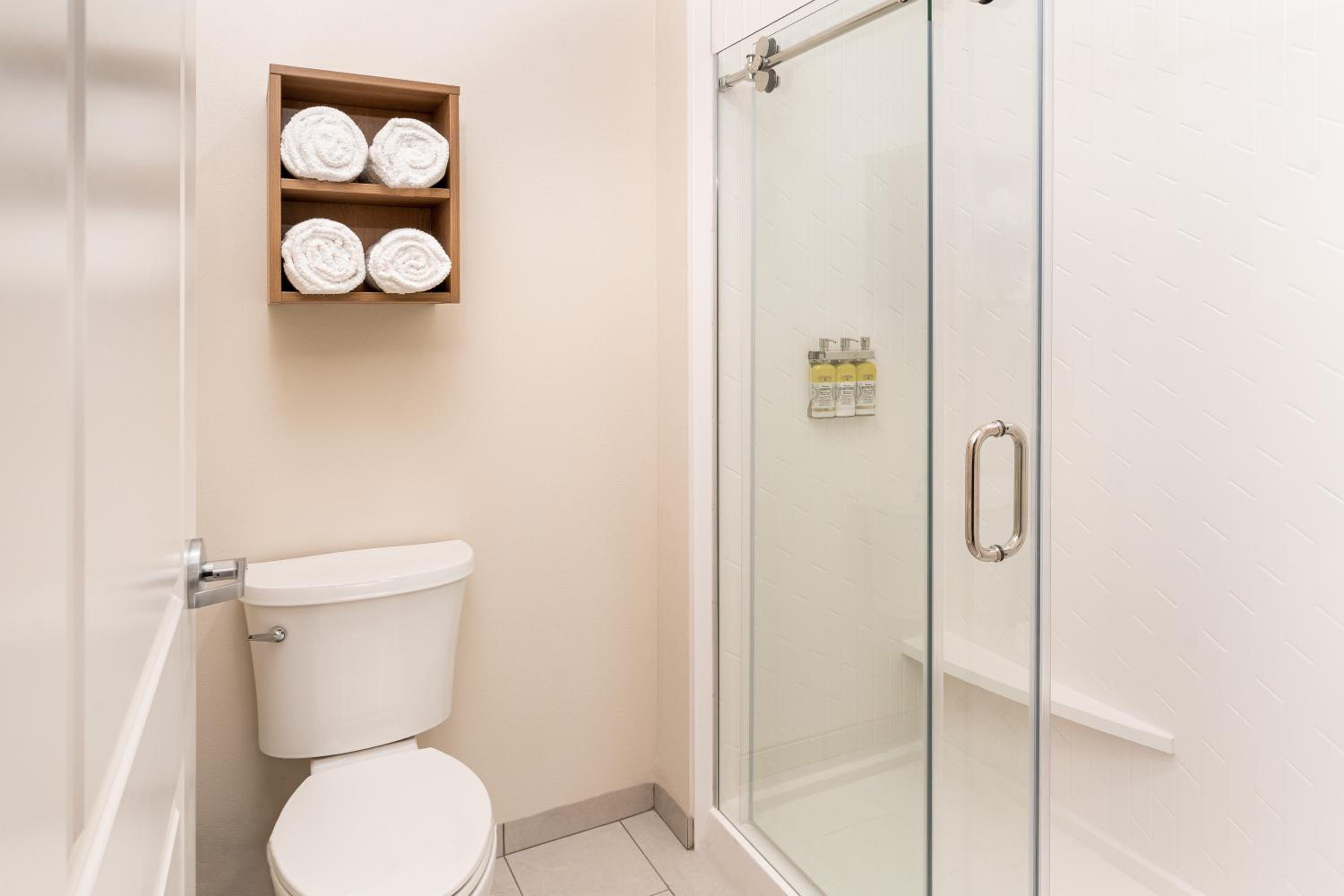 King Studio Suite - Photo 8