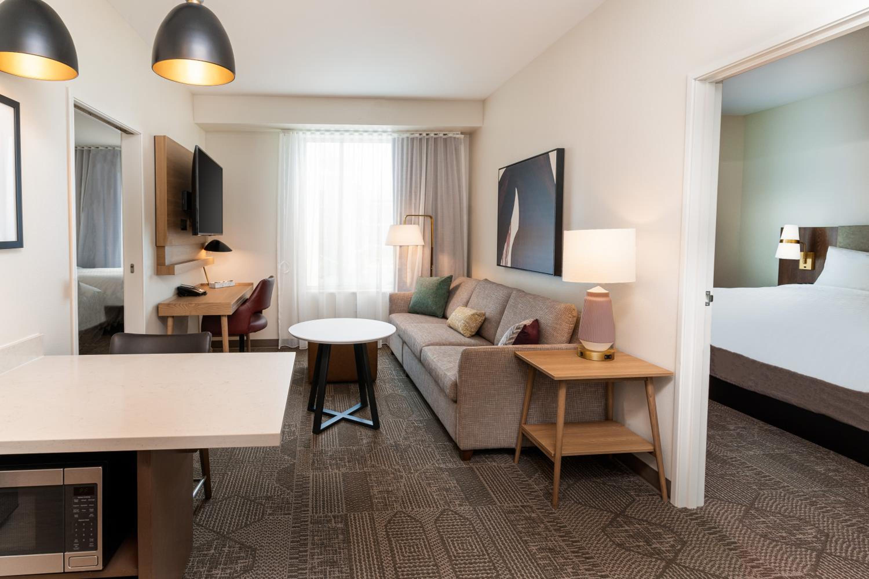 Two-Bedroom Suite with One King and Two Queen Beds - Non-Smoking - Photo 17