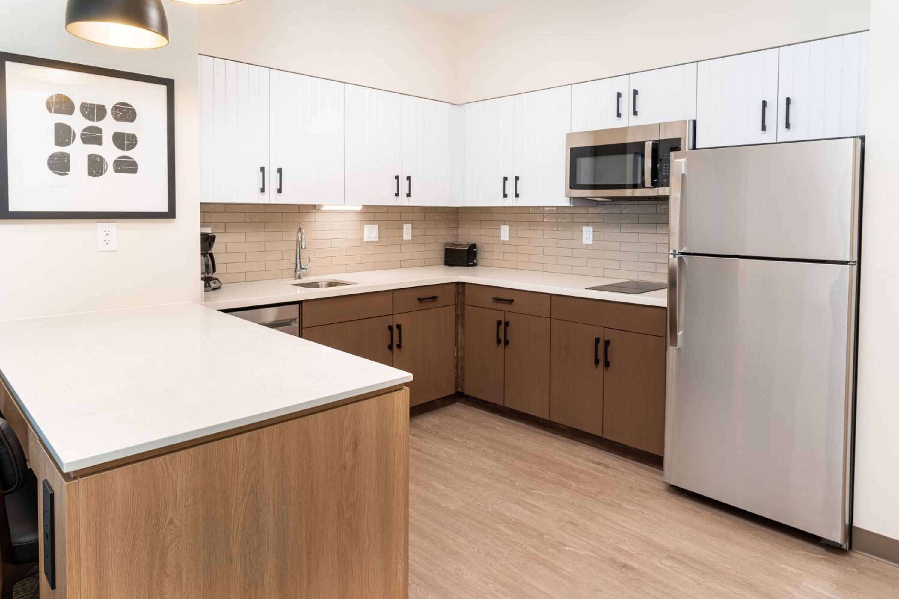 Two-Bedroom Suite with One King and Two Queen Beds - Non-Smoking - Photo 19