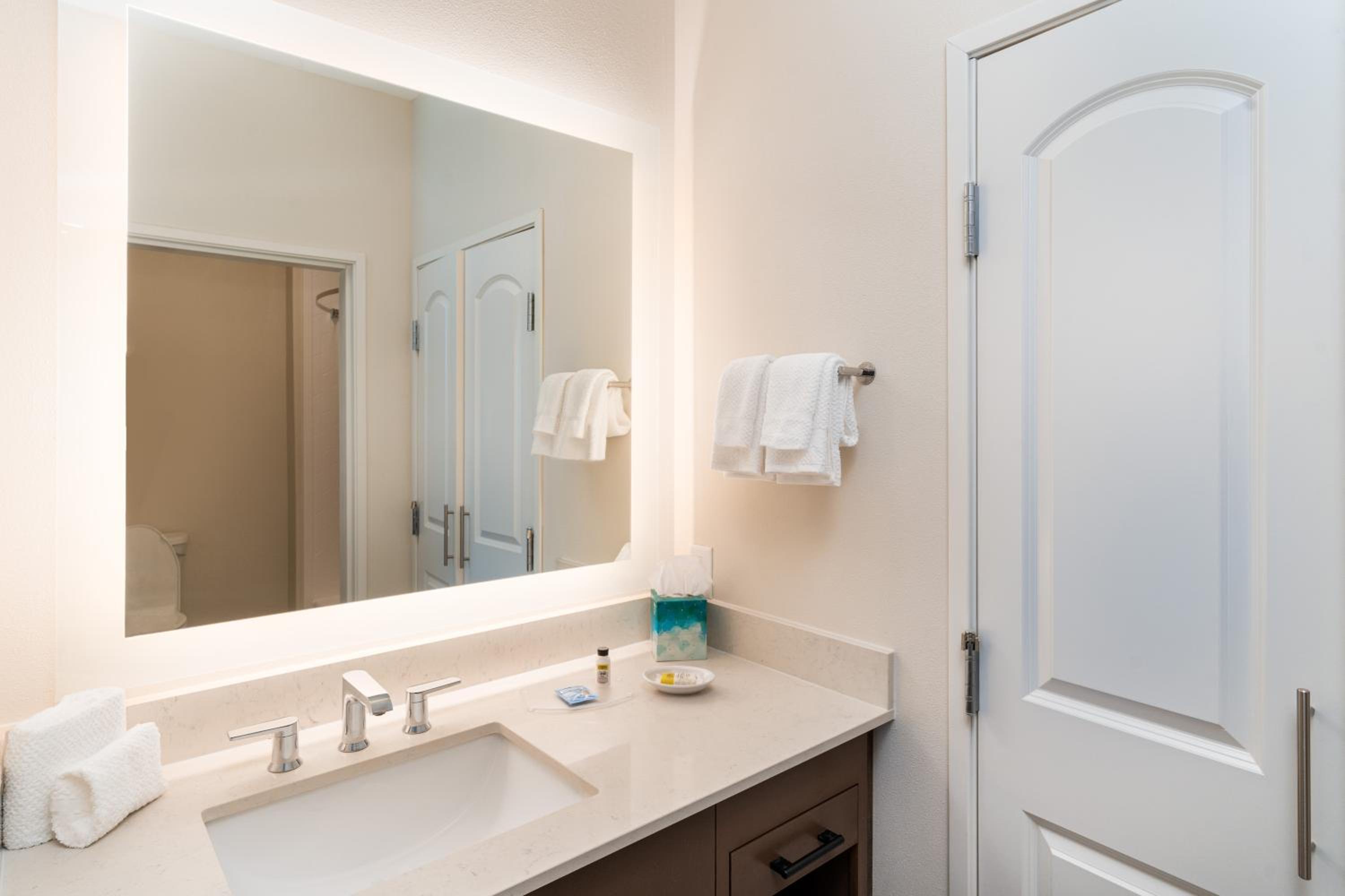 King Studio Suite - Photo 3