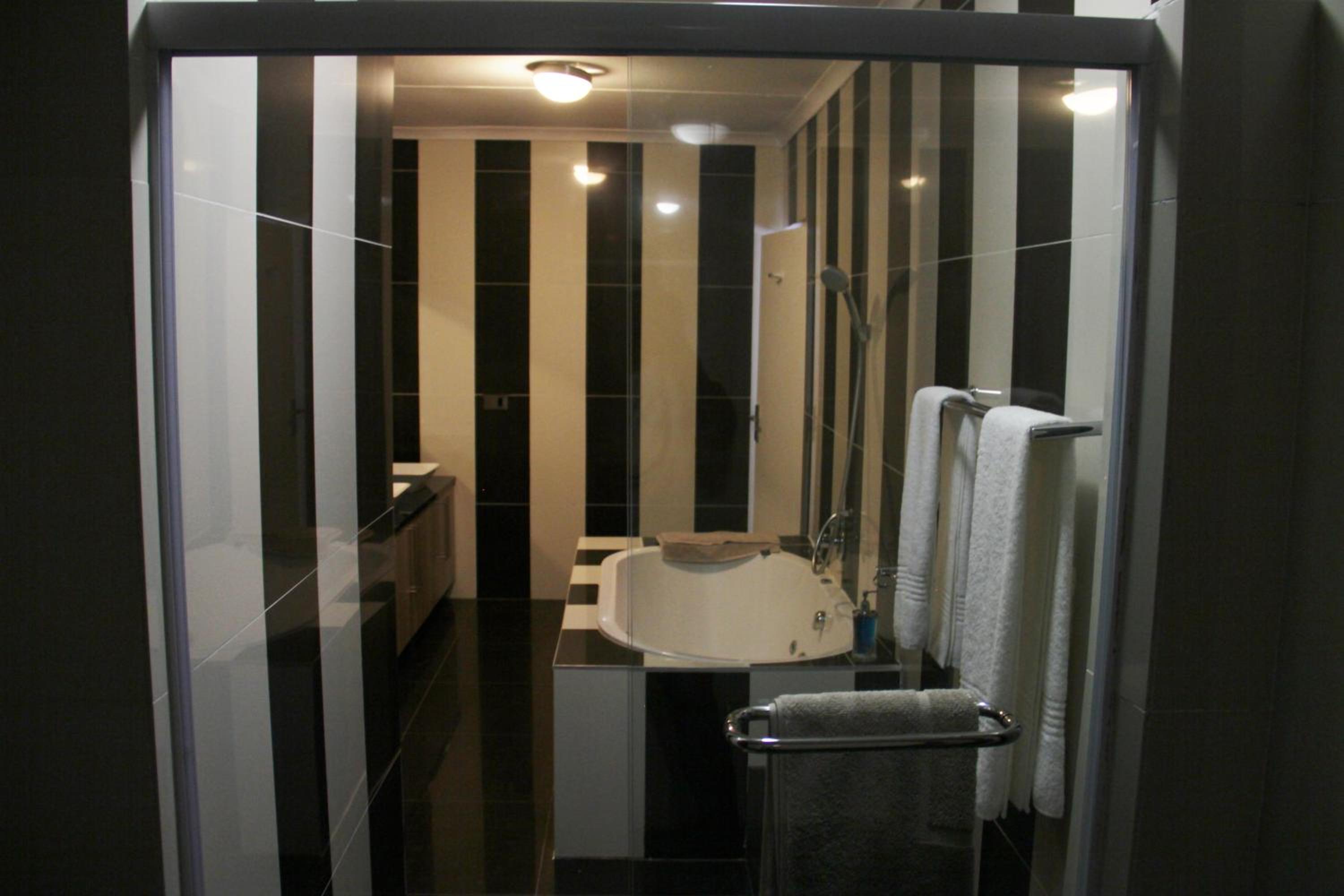 Suite - Photo 6
