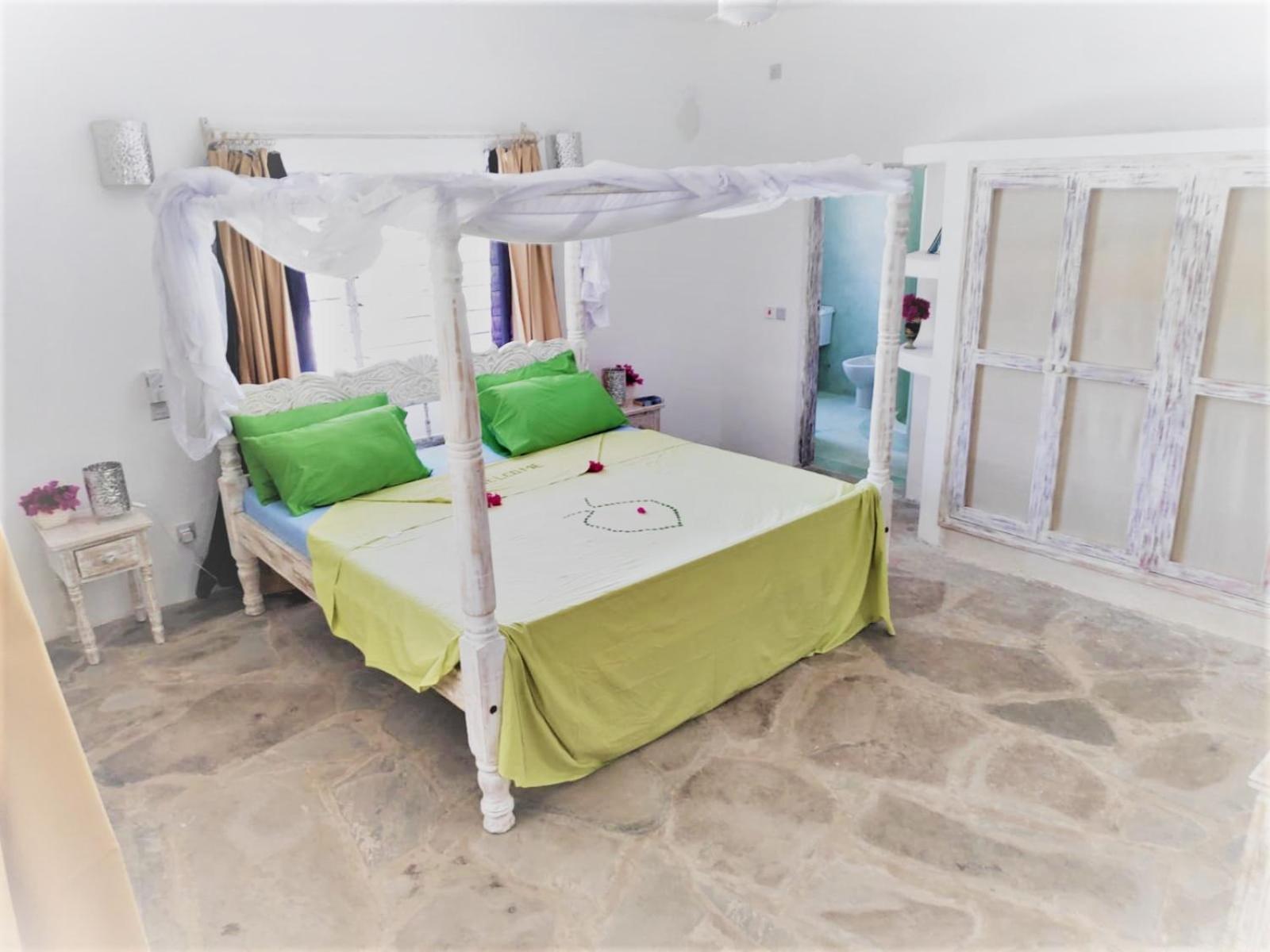 Standard King Room photo 3