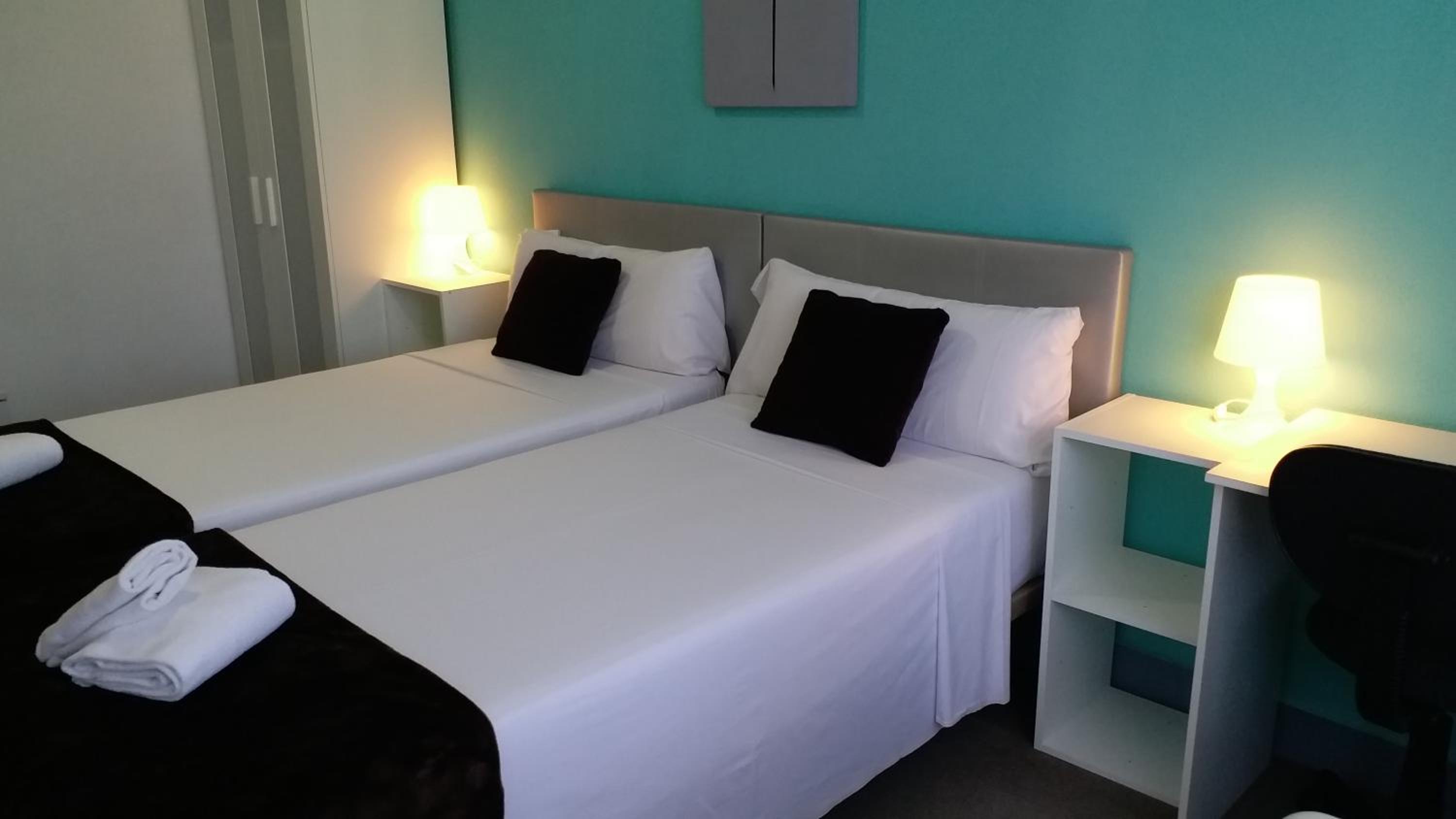 Standard Twin Room with Garden View - Photo 1