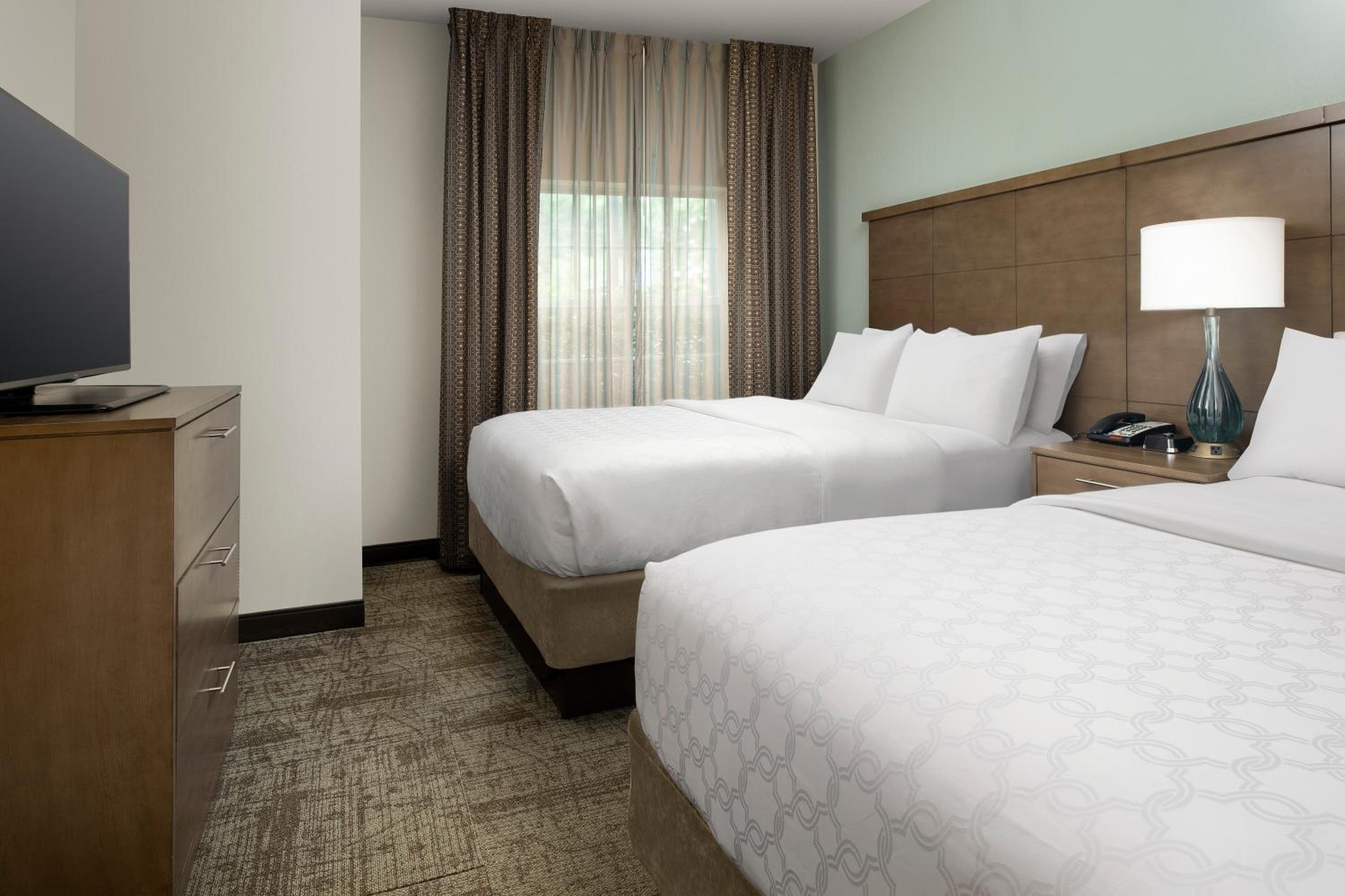 Two-Bedroom Suite - Photo 4