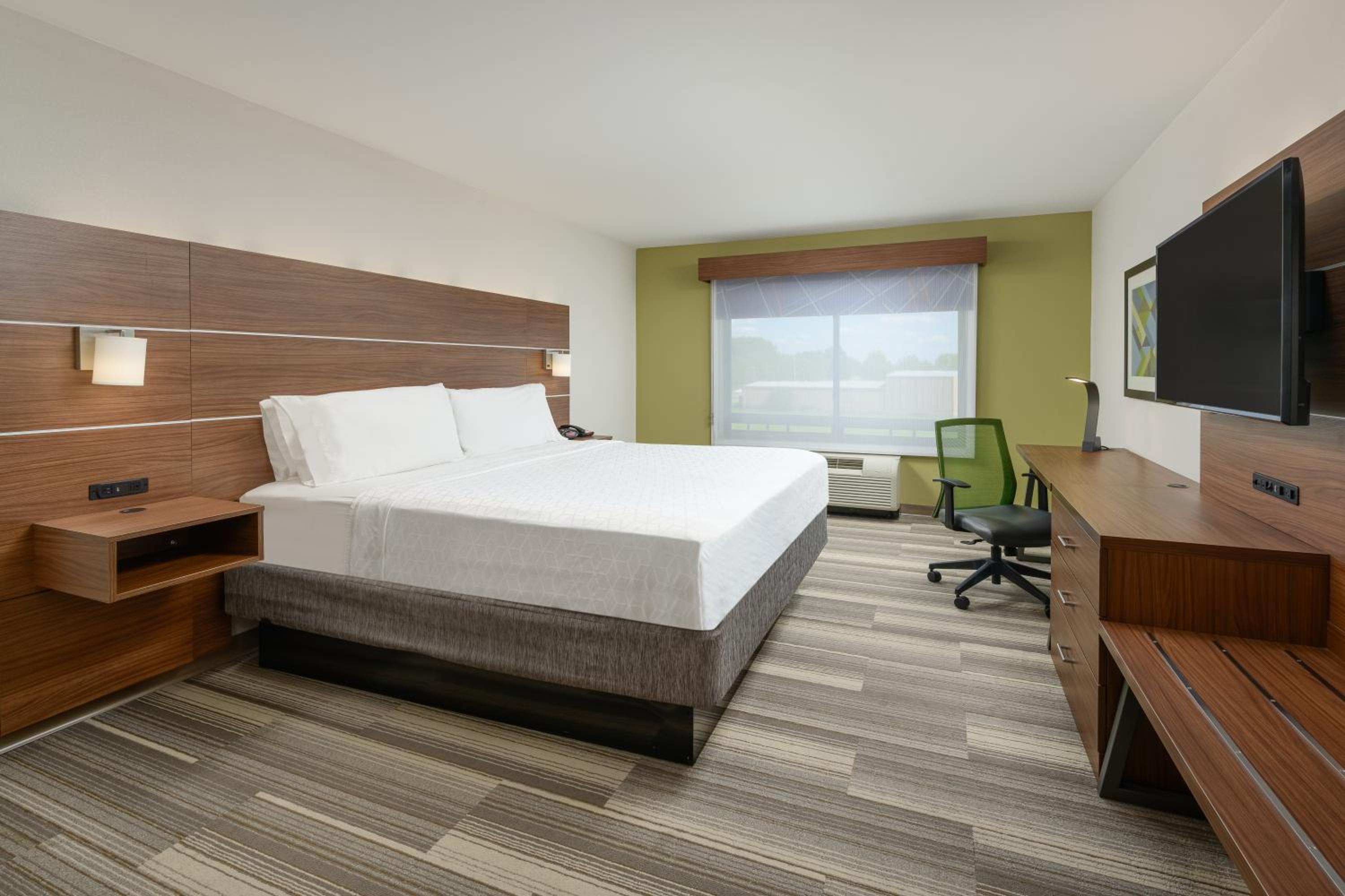One-Bedroom King Suite - Photo 1