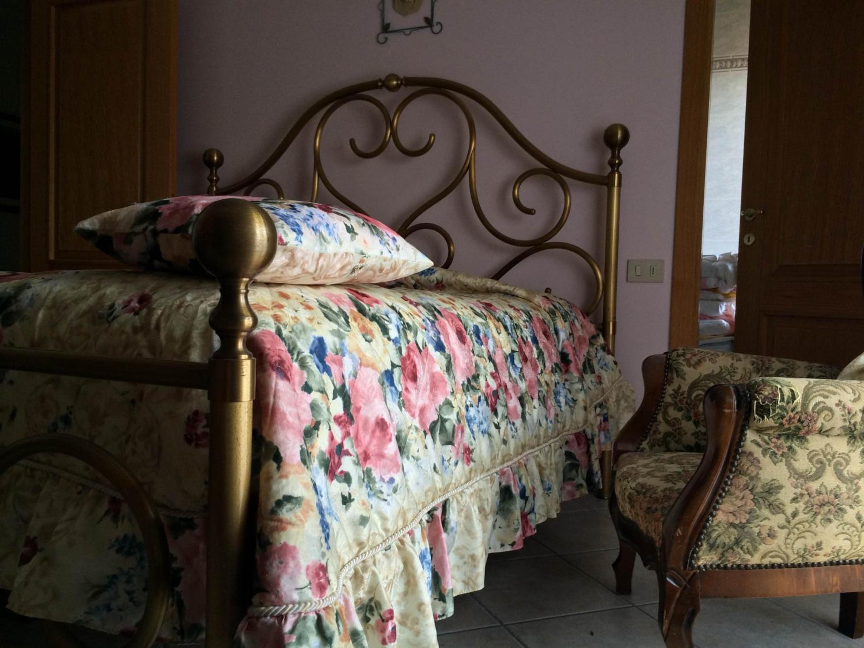 Deluxe Double Room (2 Adults + 1 Child)