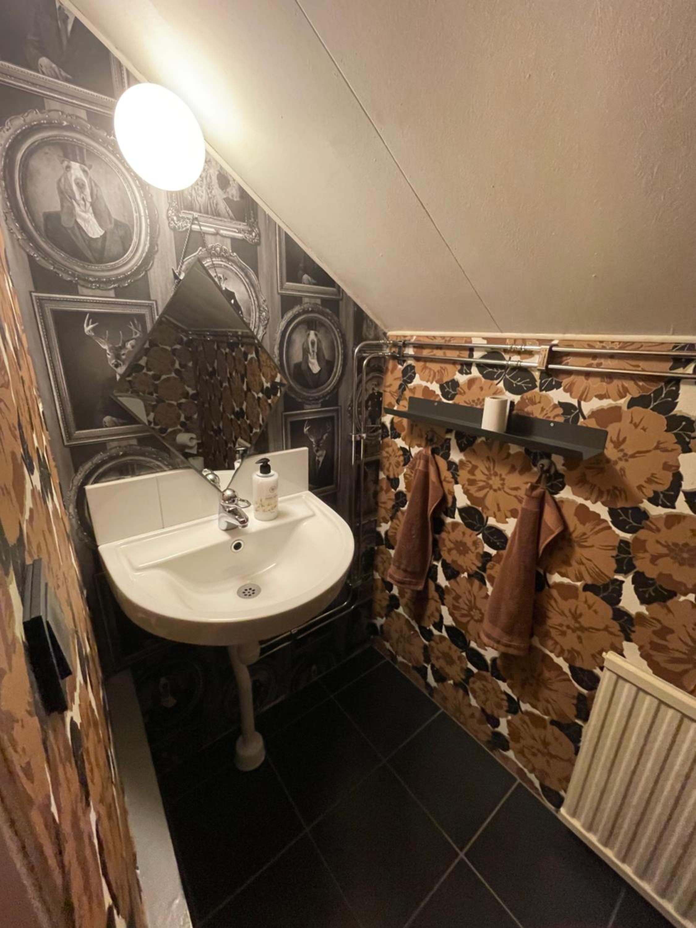 Twin Room 8 (Floor 3) - Photo 12