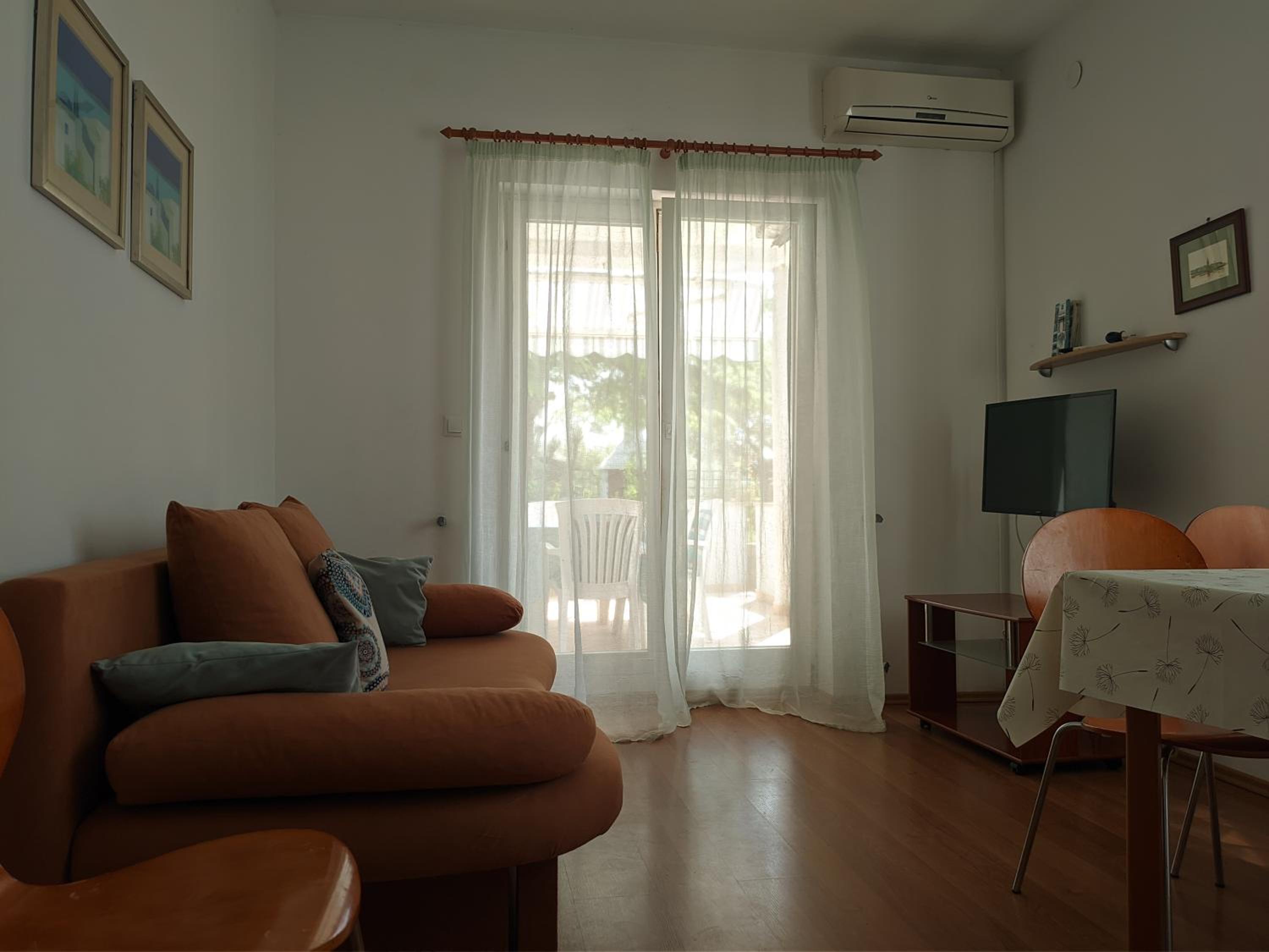Two-Bedroom Apartment with Sea View - Photo 5
