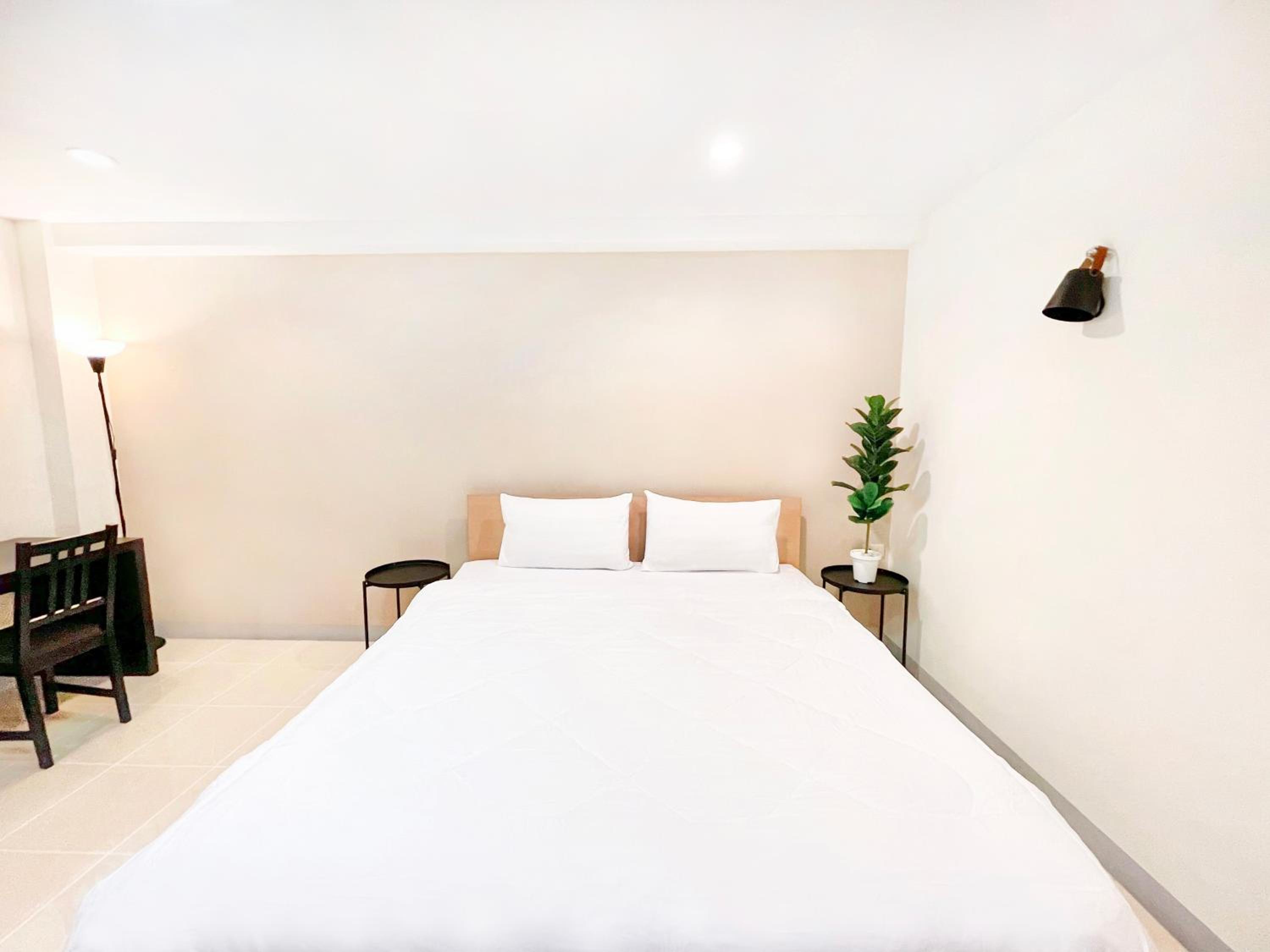 Deluxe King Room photo 2