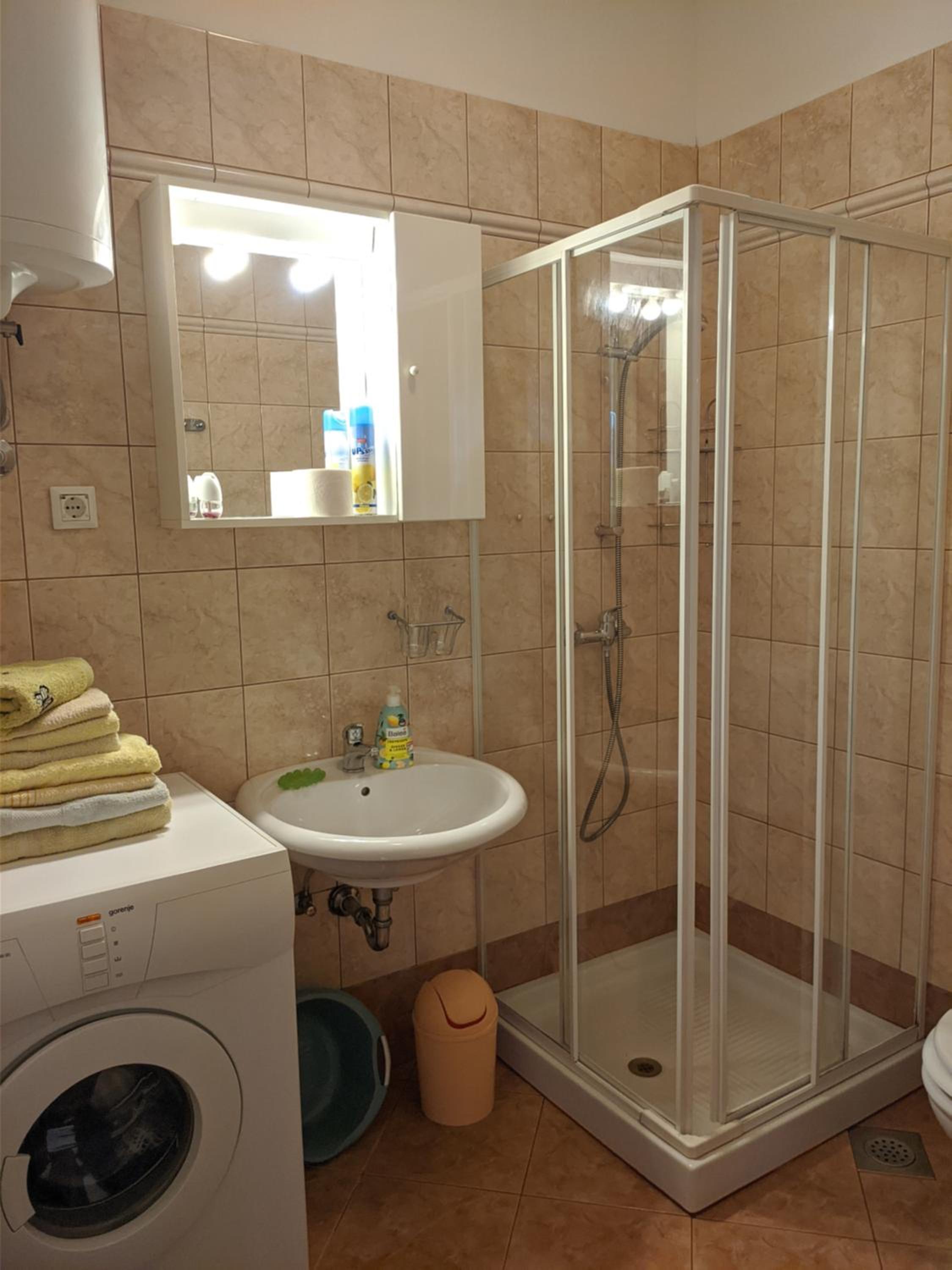 Two-Bedroom Apartment with Sea View - Photo 4