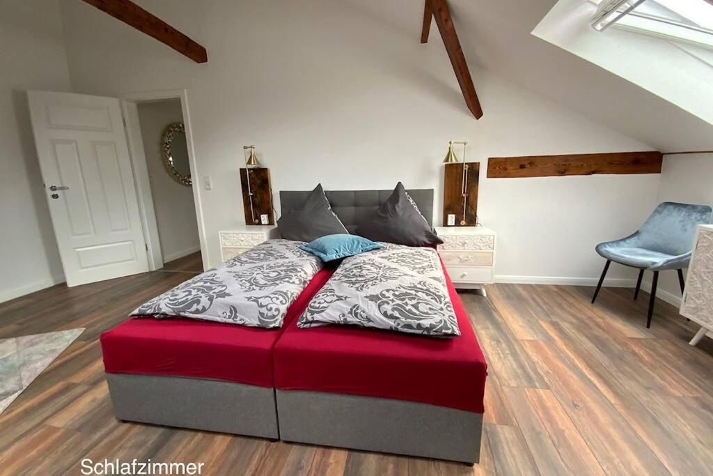 One-Bedroom Apartment - Photo 1