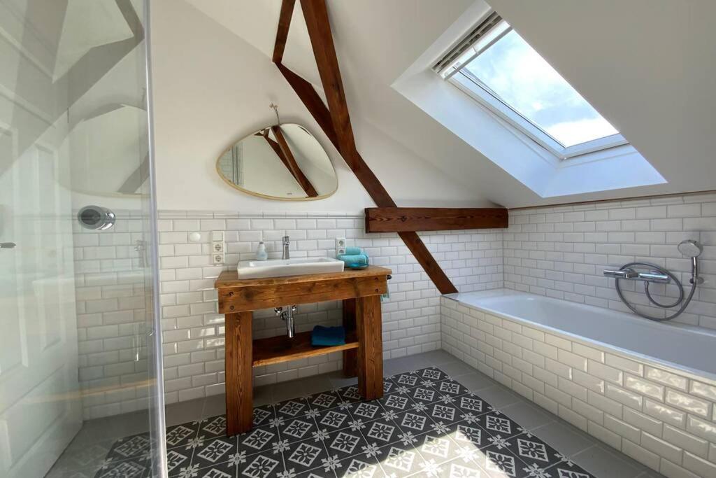 One-Bedroom Apartment - Photo 4