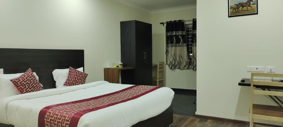 Deluxe Room - Photo 10