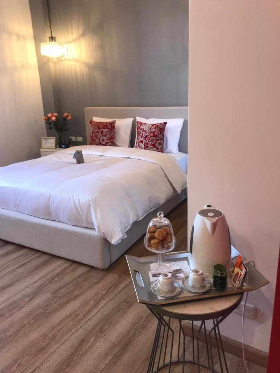 King Room with Balcony photo 1