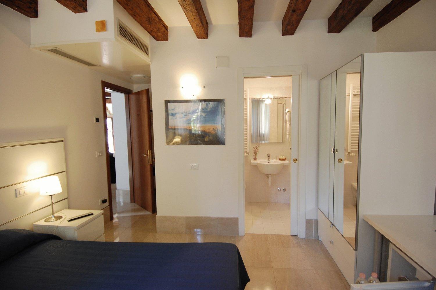 Double or Twin Room photo 1