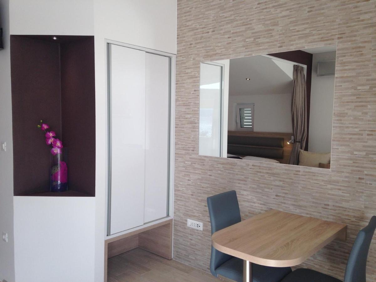 Family One-Bedroom Apartment with Terrace and  Sea View (A11)