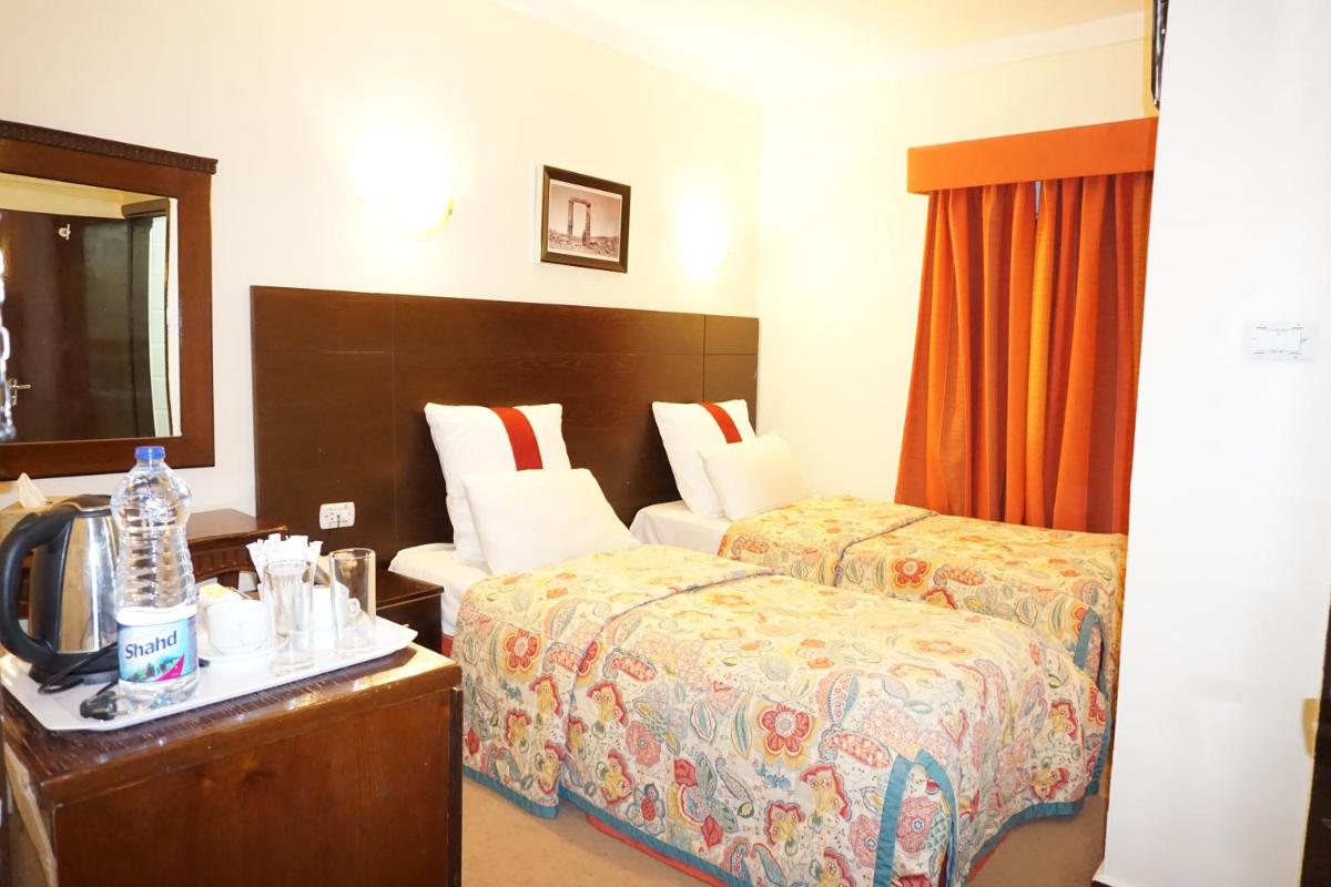 Basic Triple Room photo 2