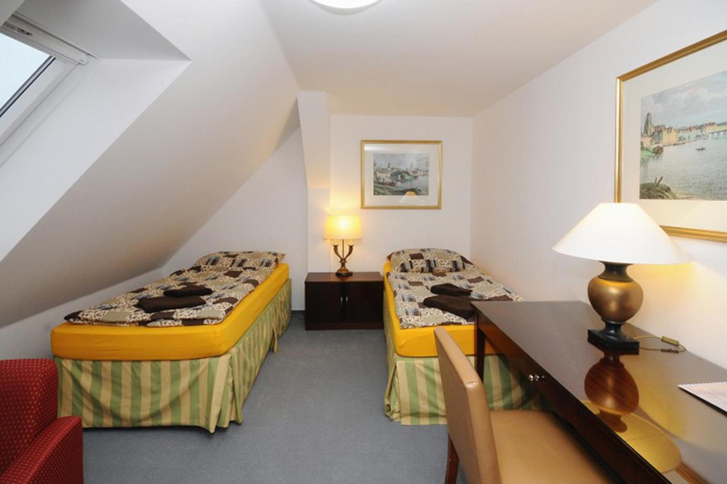Economy Triple Room - Photo 1
